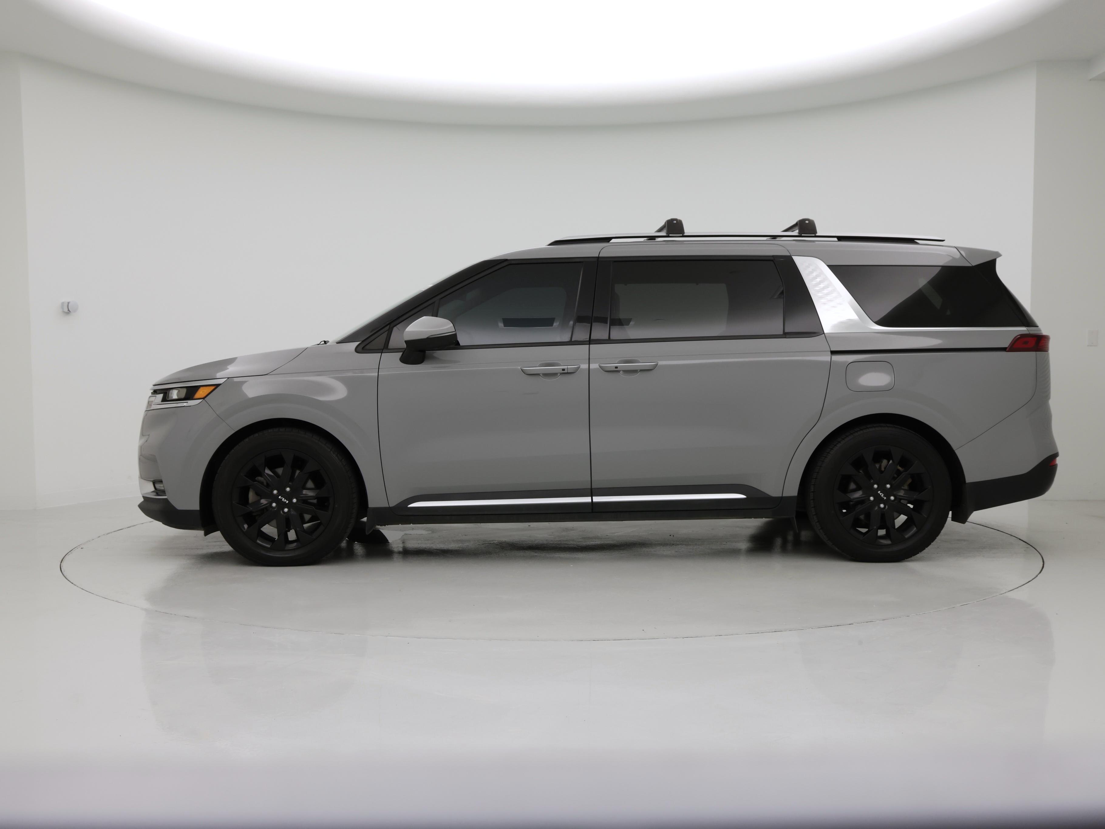 Thumbnail: 2022 Kia Carnival - 3