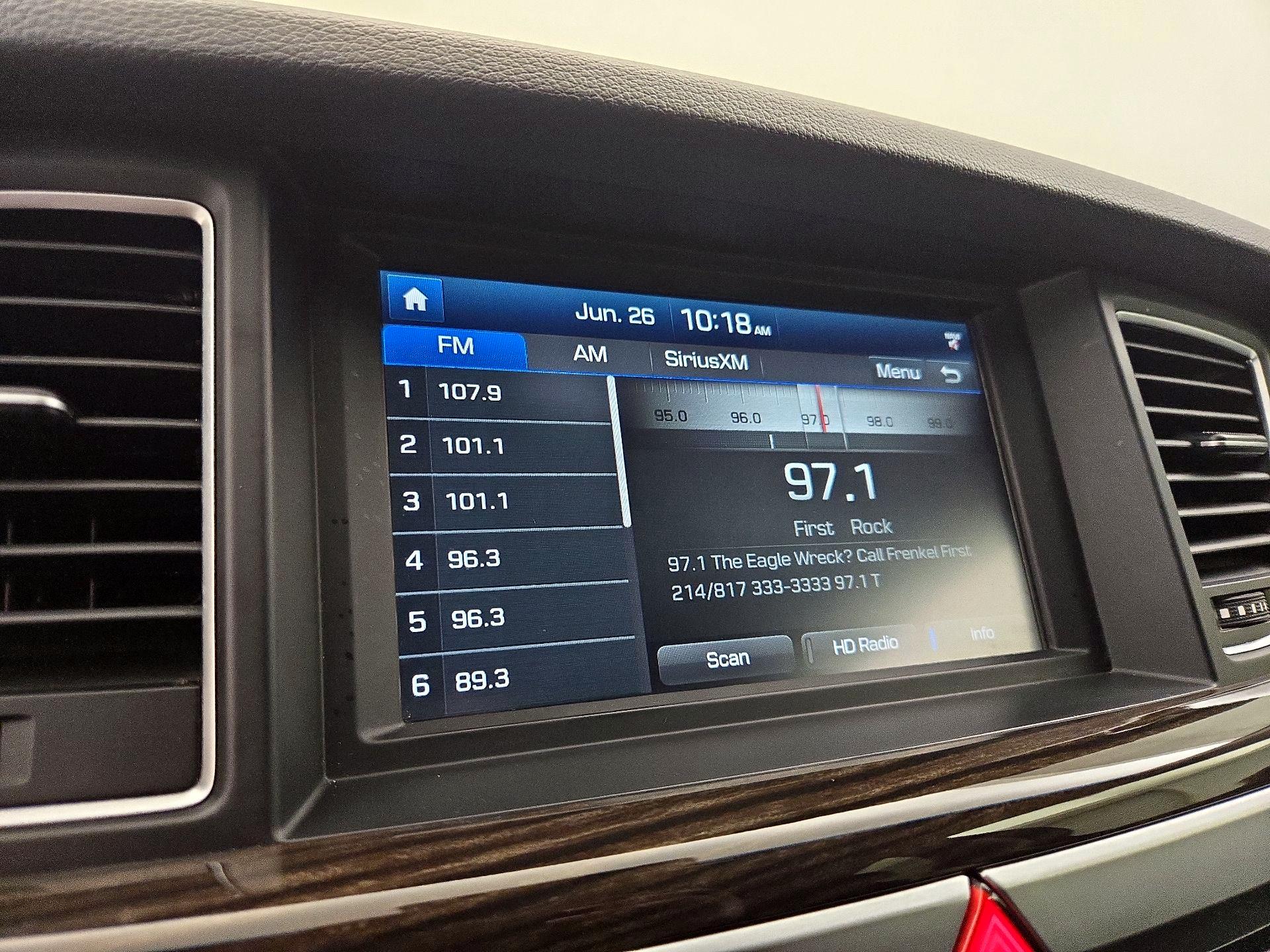 Thumbnail: 2015 Hyundai Genesis - 16