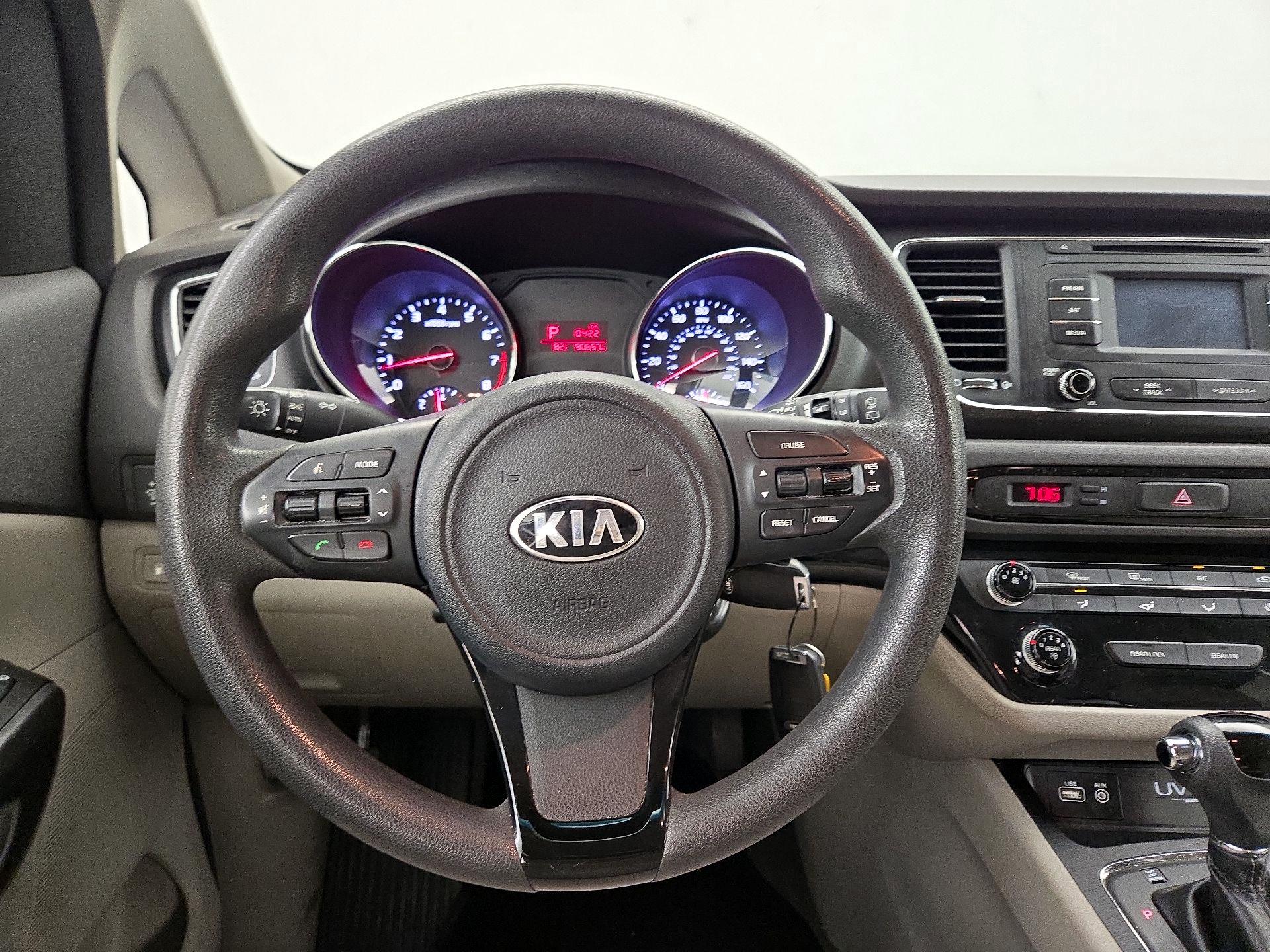 Thumbnail: 2016 Kia Sedona - 10