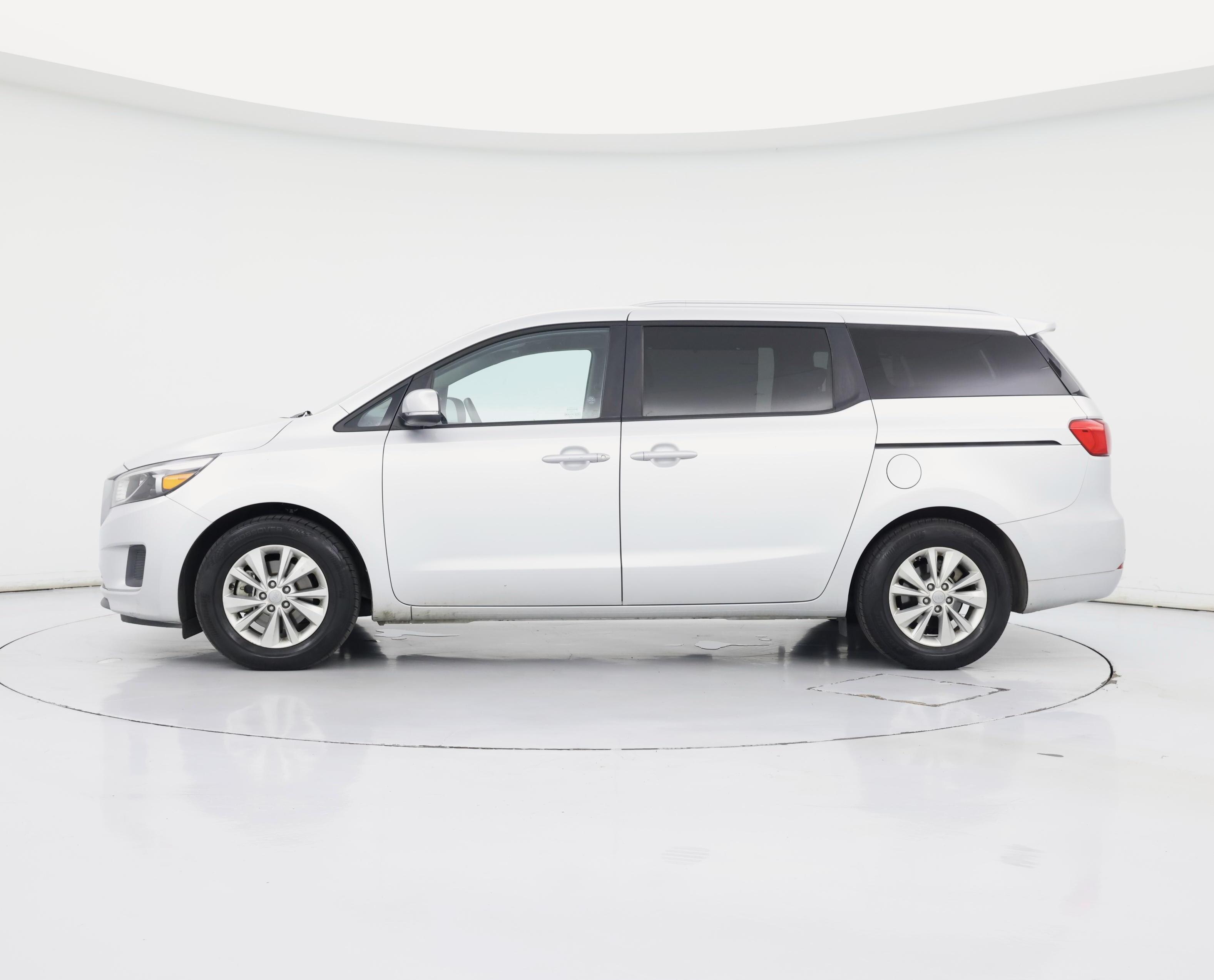 Thumbnail: 2016 Kia Sedona - 3