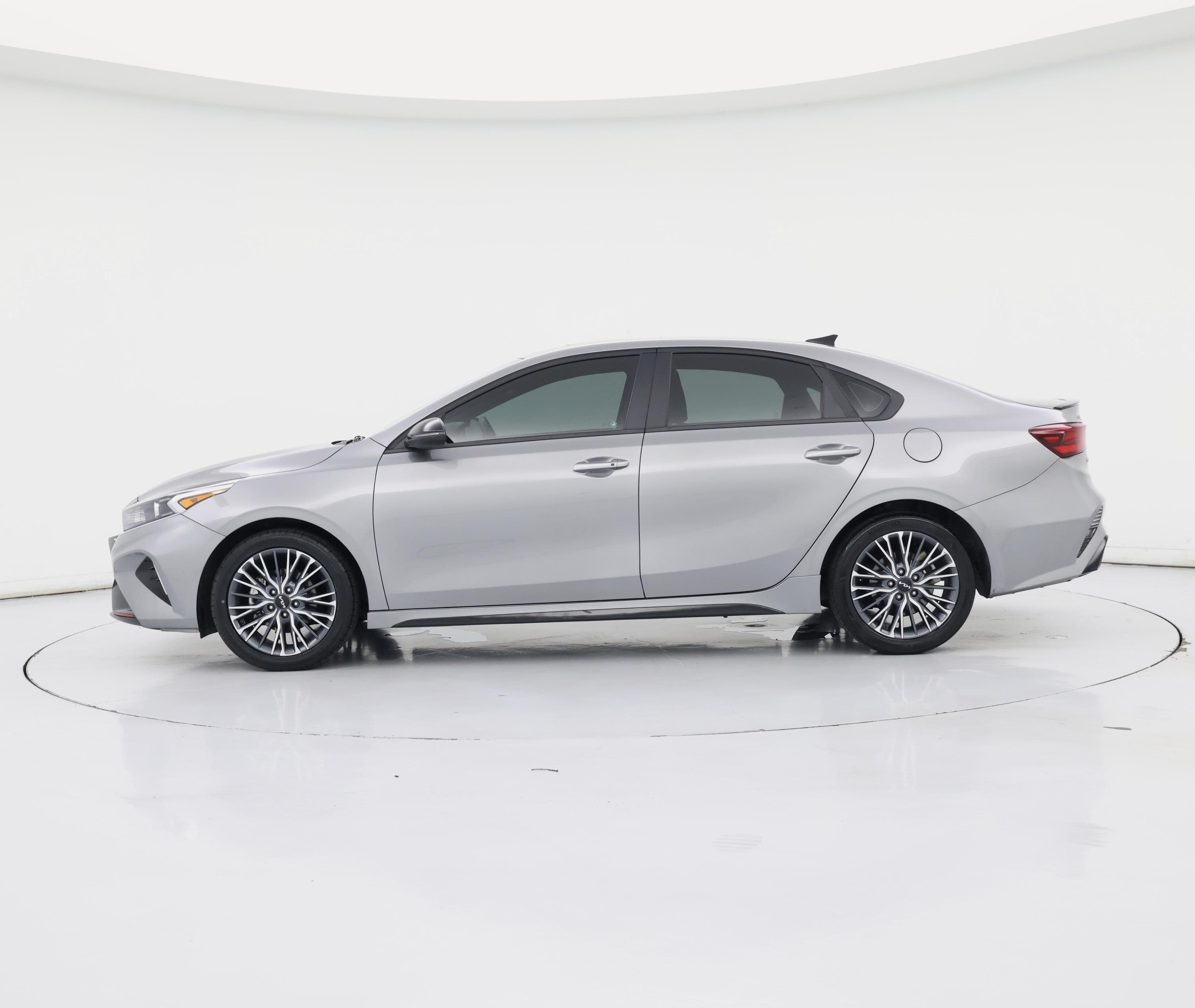 Thumbnail: 2024 Kia Forte - 3