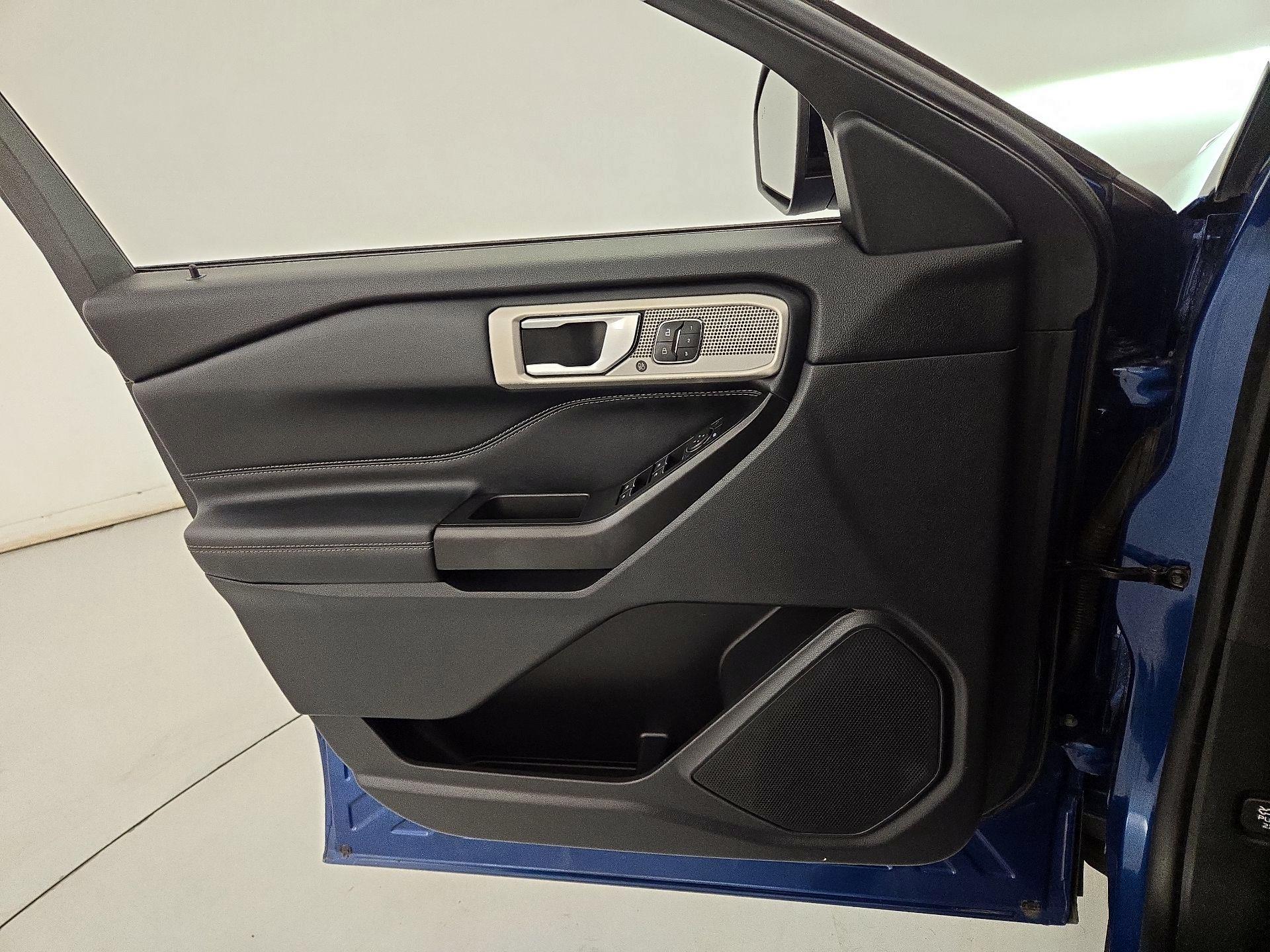 Thumbnail: 2020 Ford Explorer - 12
