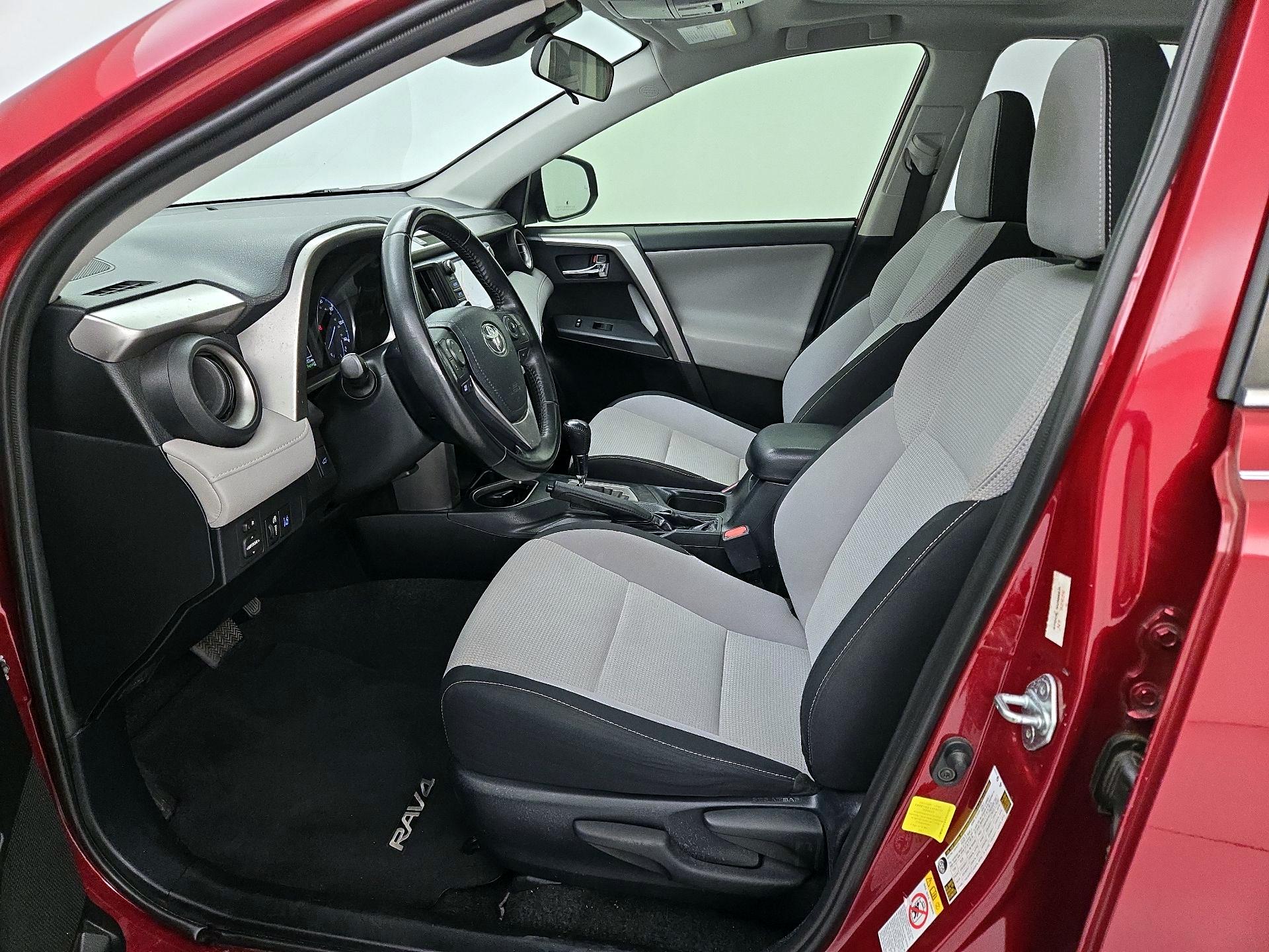 Thumbnail: 2018 Toyota RAV4 - 11