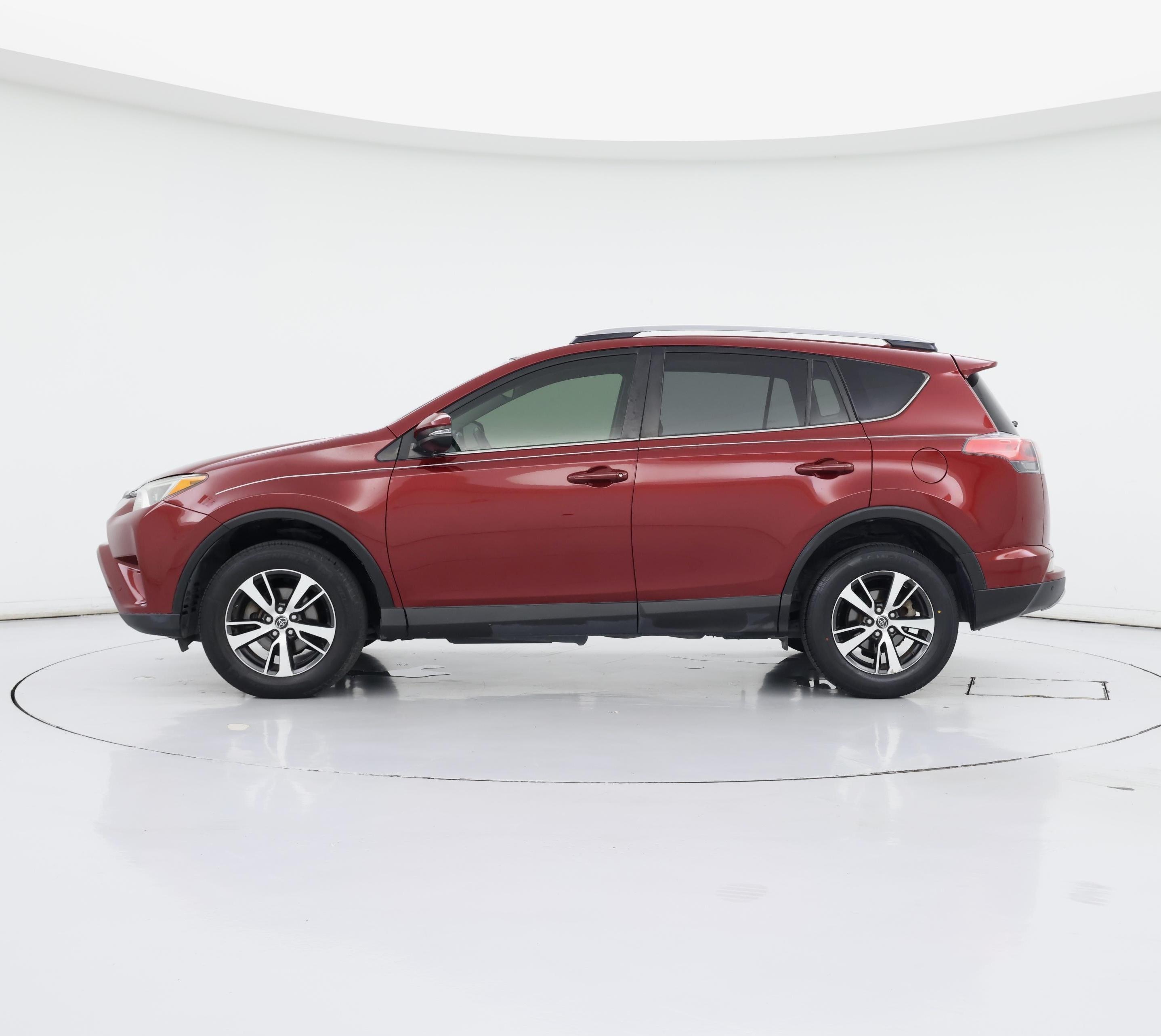 Thumbnail: 2018 Toyota RAV4 - 3