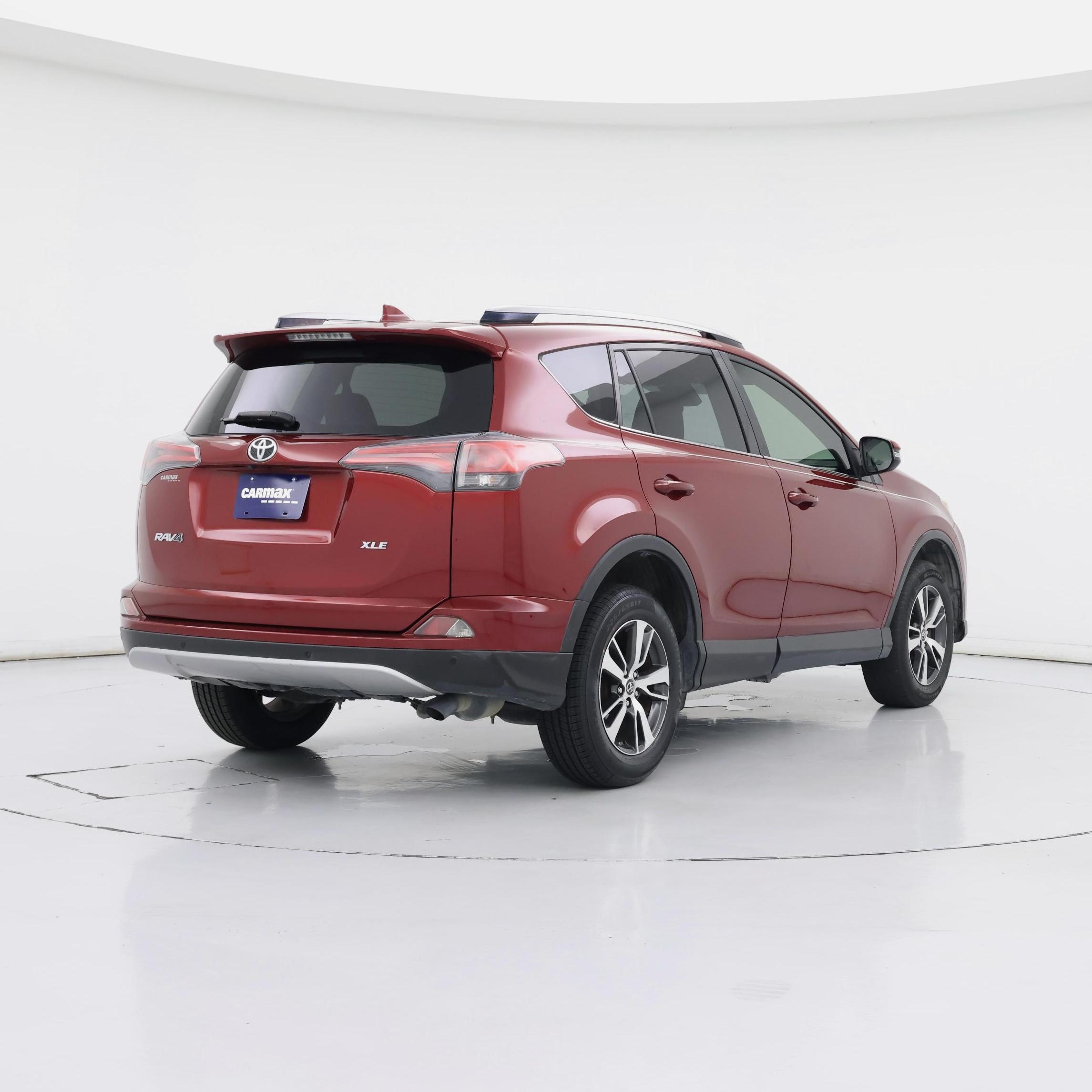 Thumbnail: 2018 Toyota RAV4 - 8