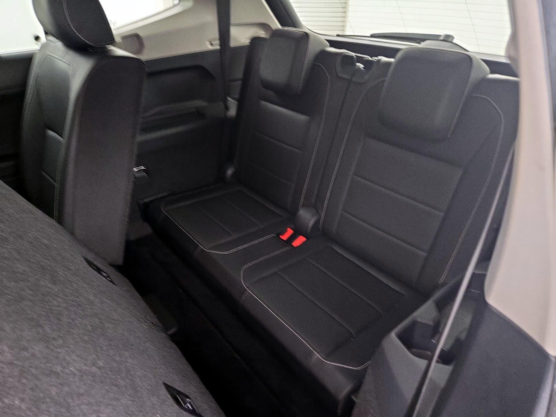 Thumbnail: 2021 Volkswagen Tiguan - 20
