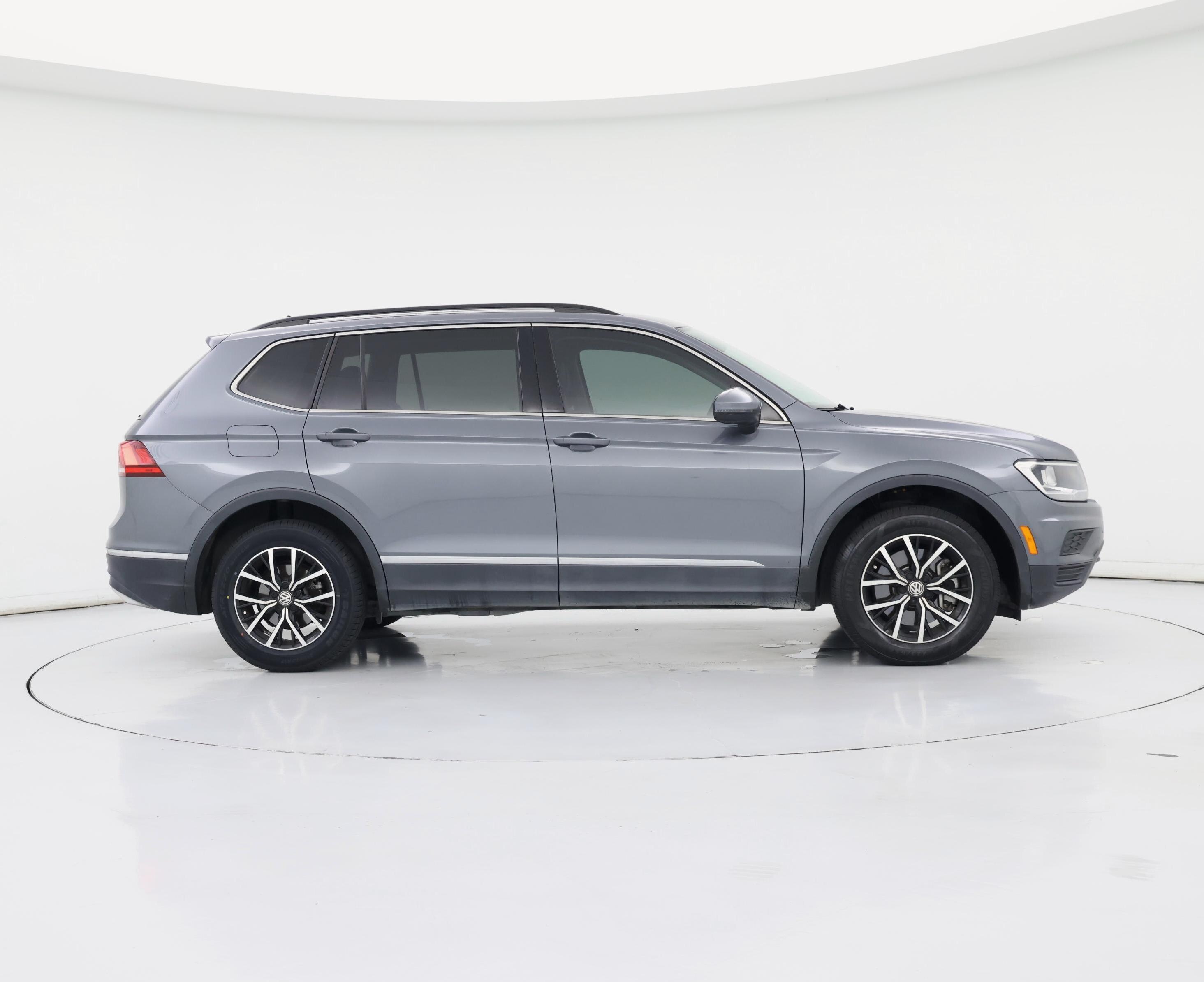 Thumbnail: 2021 Volkswagen Tiguan - 7