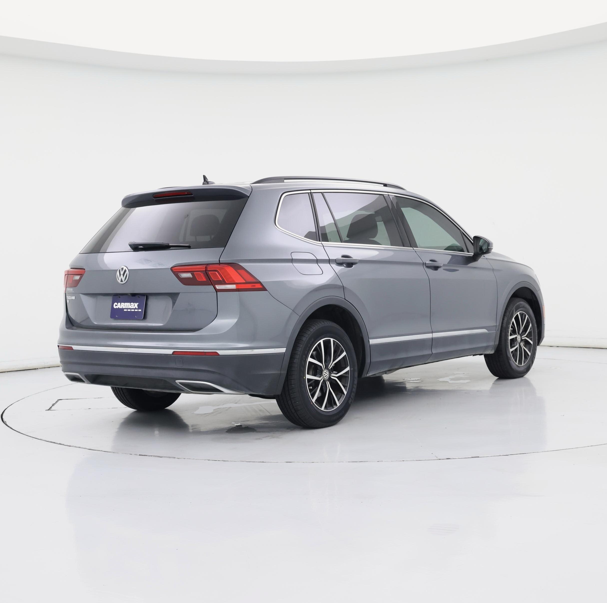 Thumbnail: 2021 Volkswagen Tiguan - 8