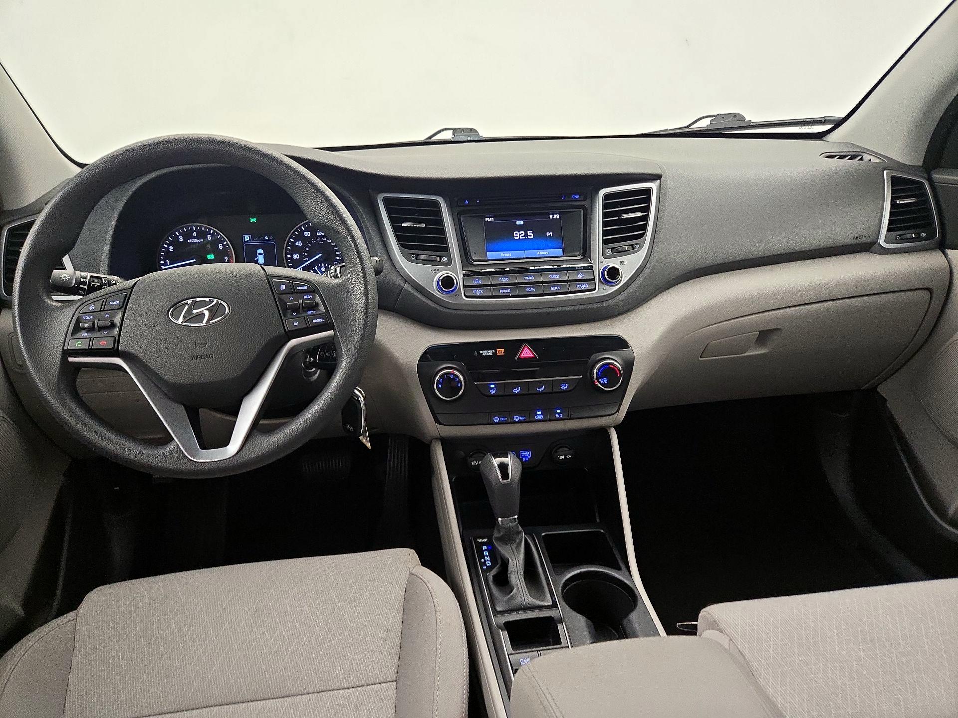 Thumbnail: 2016 Hyundai Tucson - 9