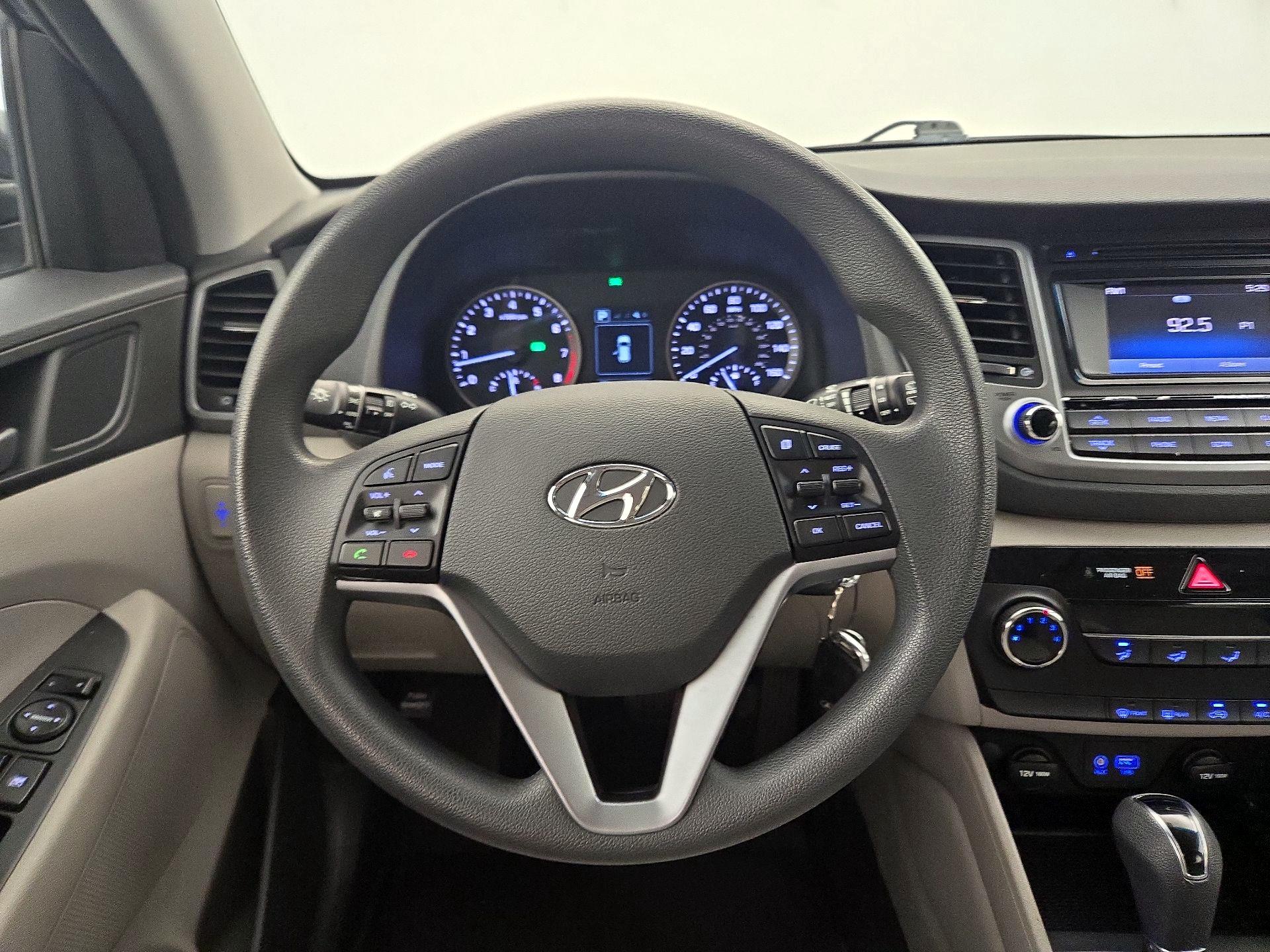 Thumbnail: 2016 Hyundai Tucson - 10