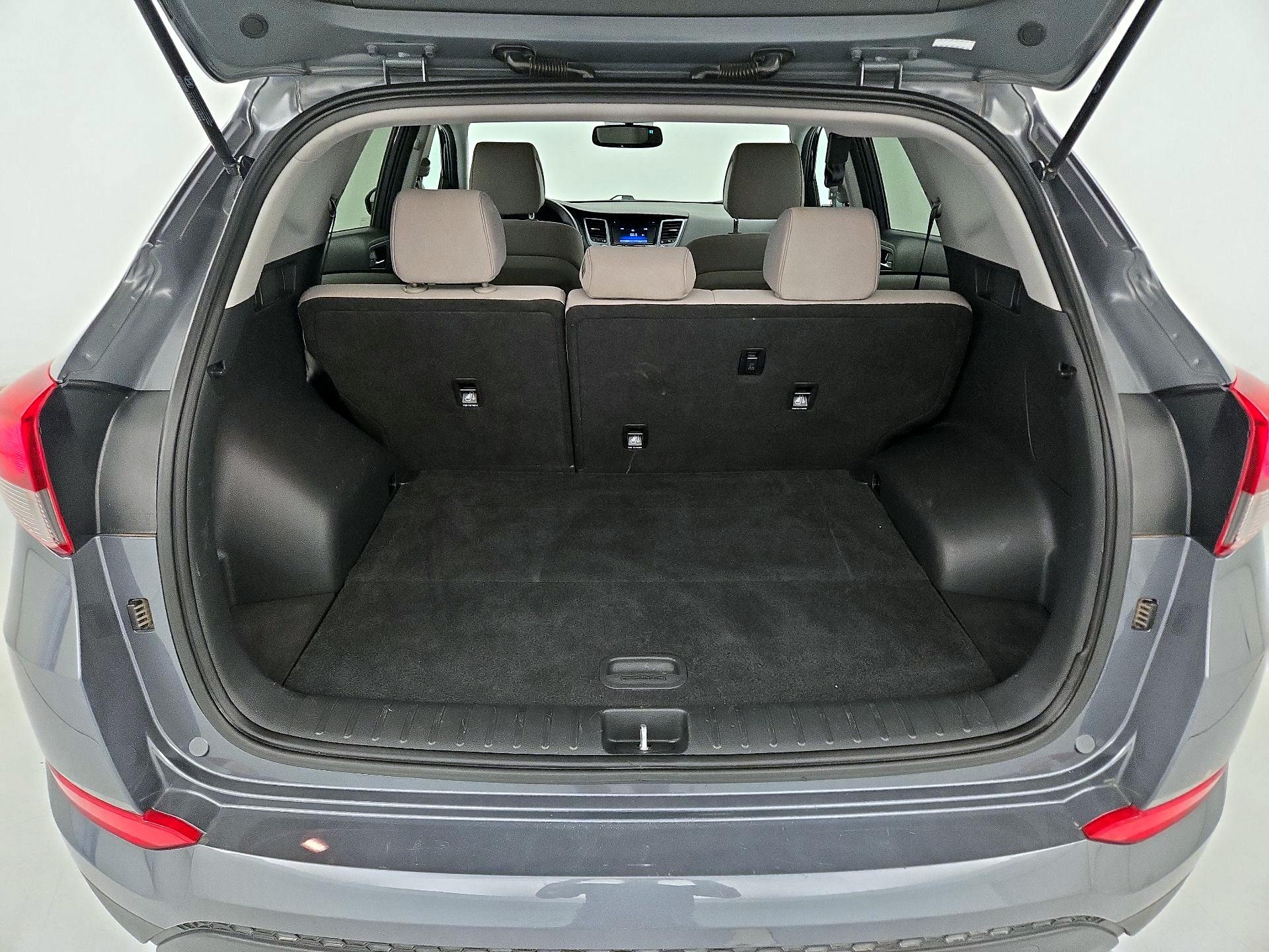 Thumbnail: 2016 Hyundai Tucson - 20