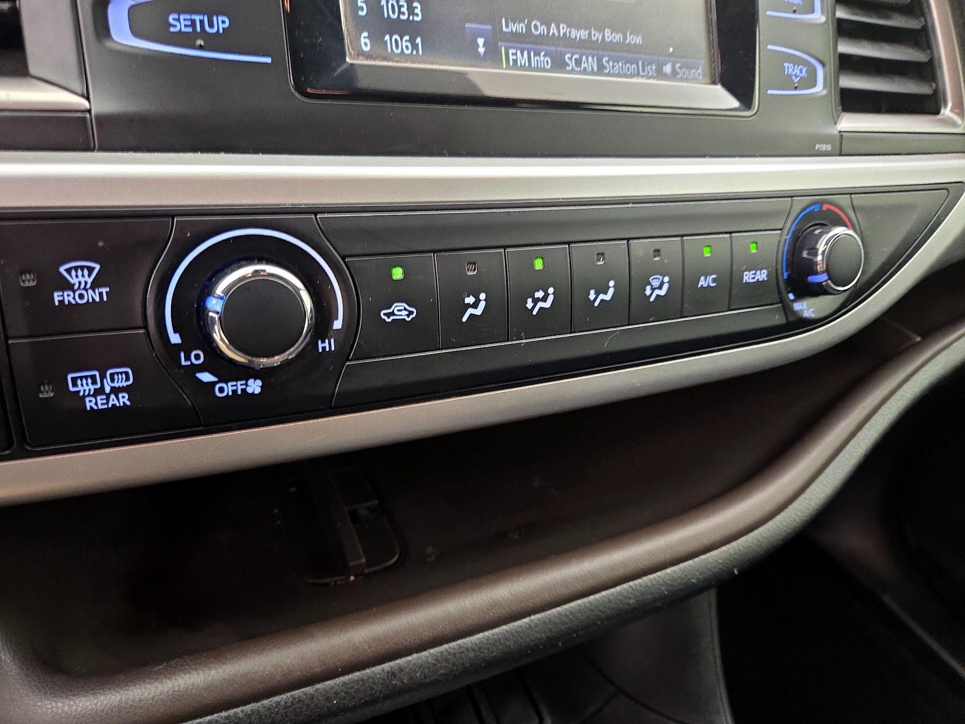 Thumbnail: 2019 Toyota Highlander - 16
