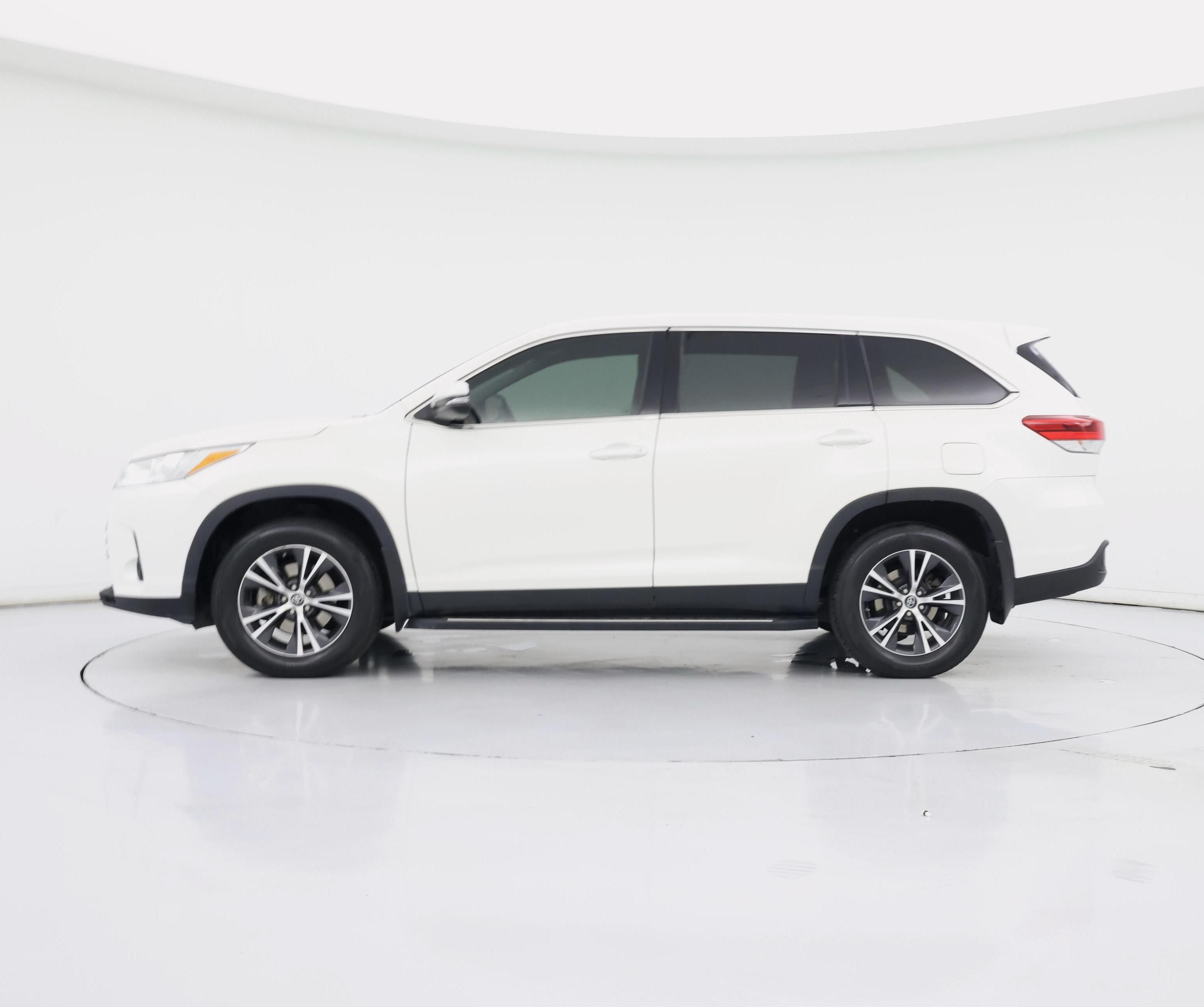 Thumbnail: 2019 Toyota Highlander - 3