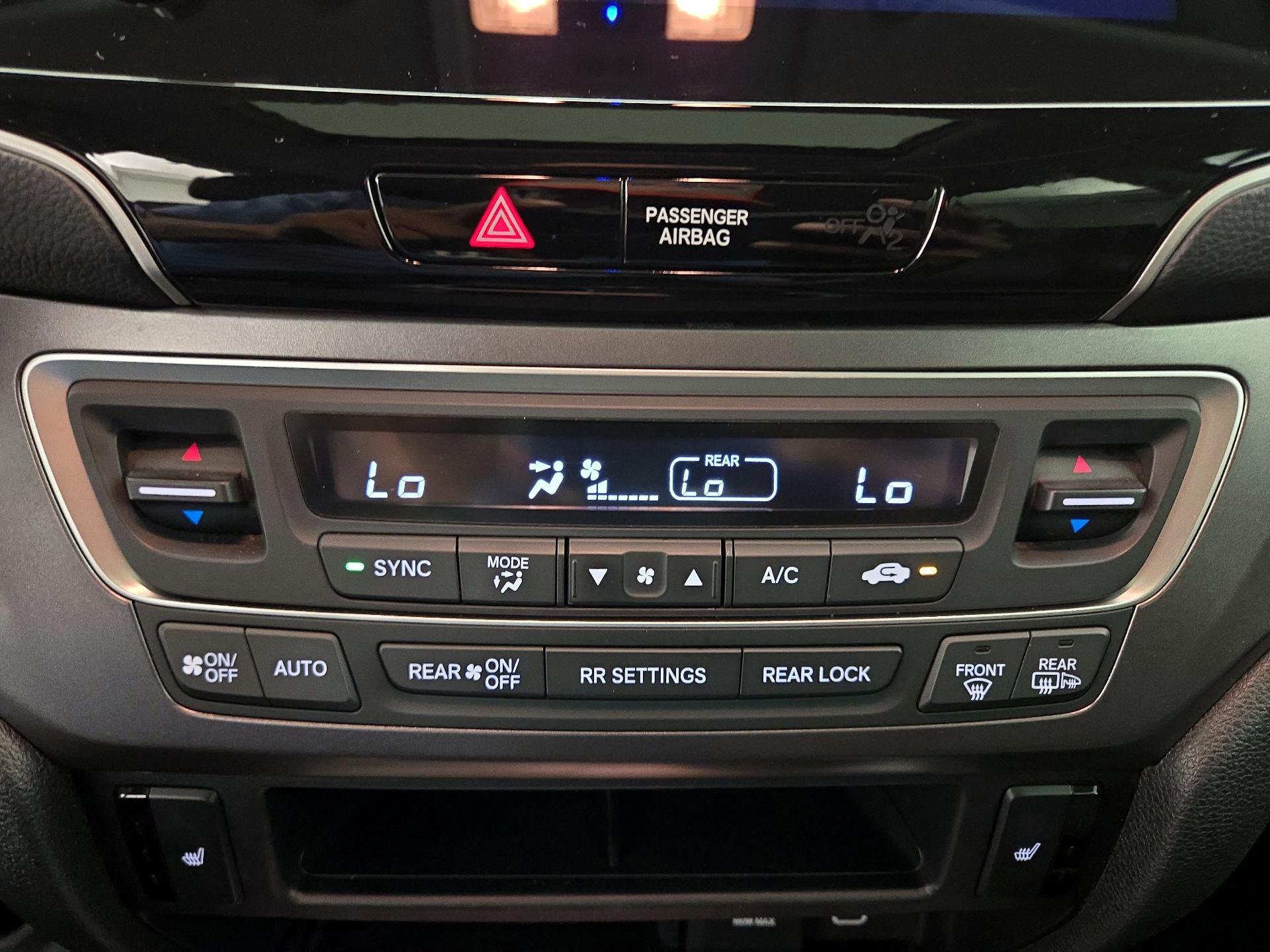 Thumbnail: 2020 Honda Pilot - 16