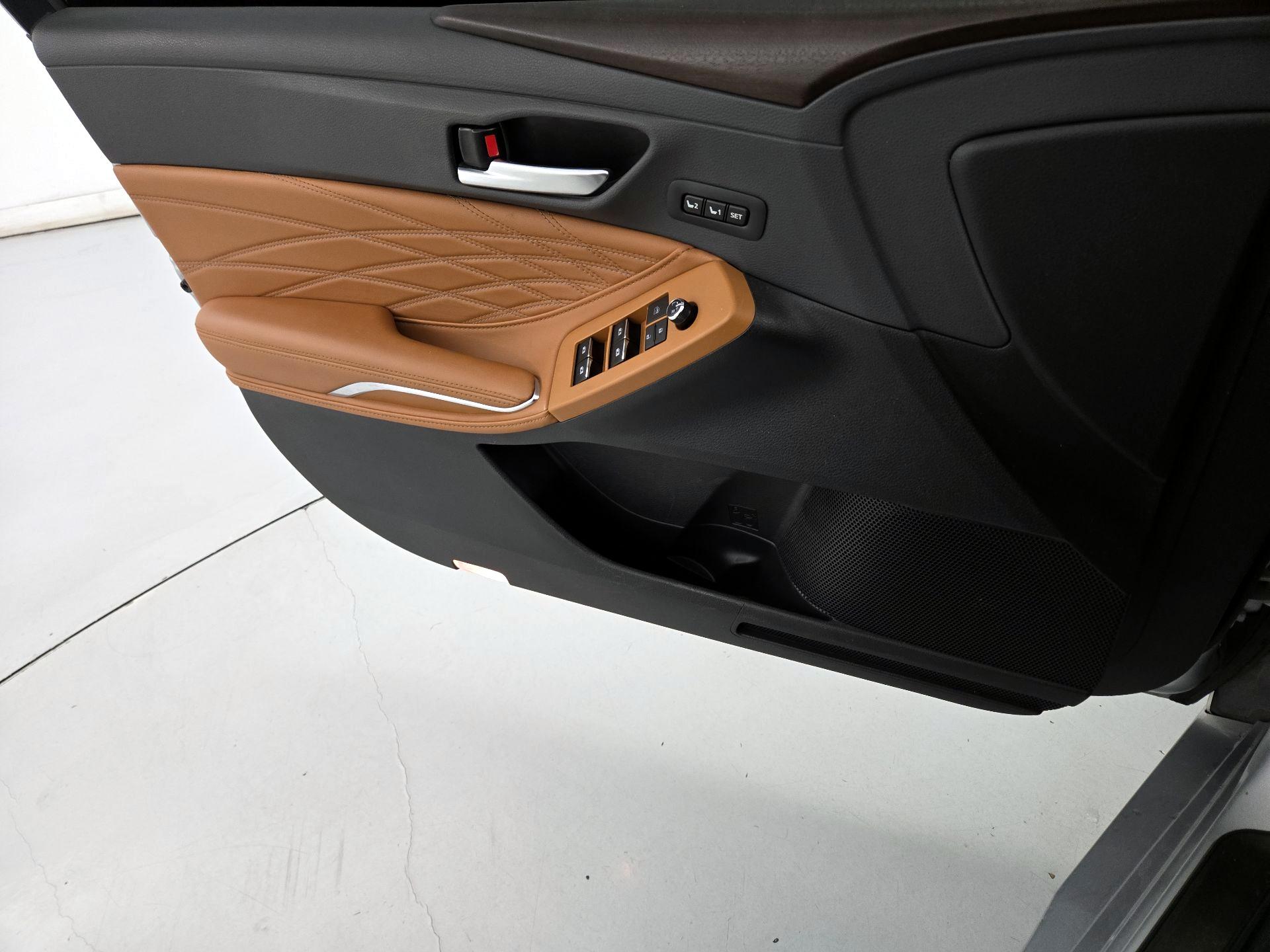 Thumbnail: 2021 Toyota Avalon - 12