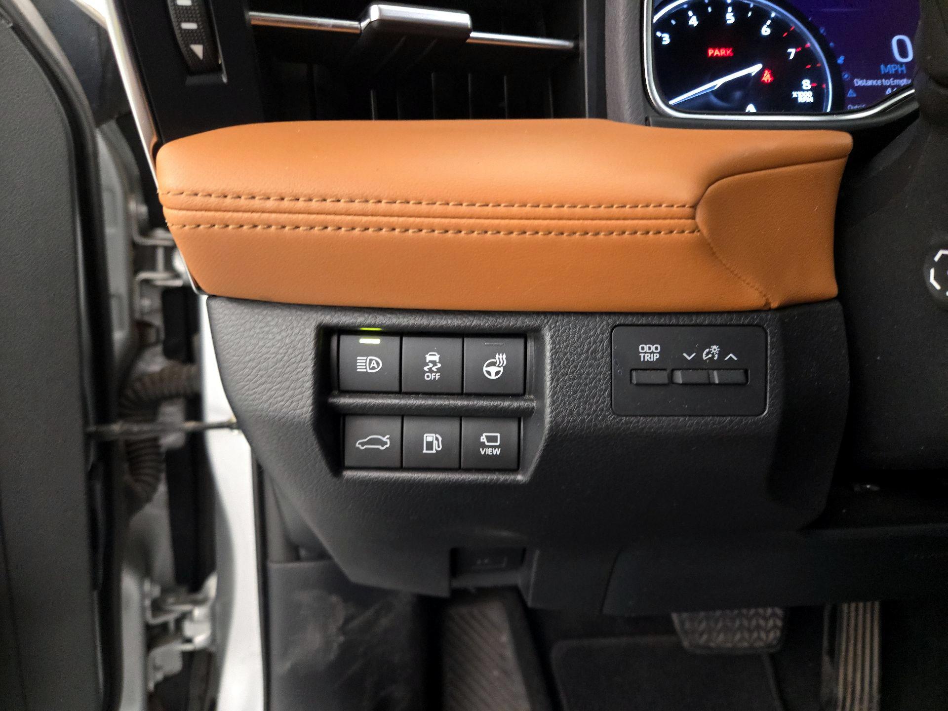 Thumbnail: 2021 Toyota Avalon - 13