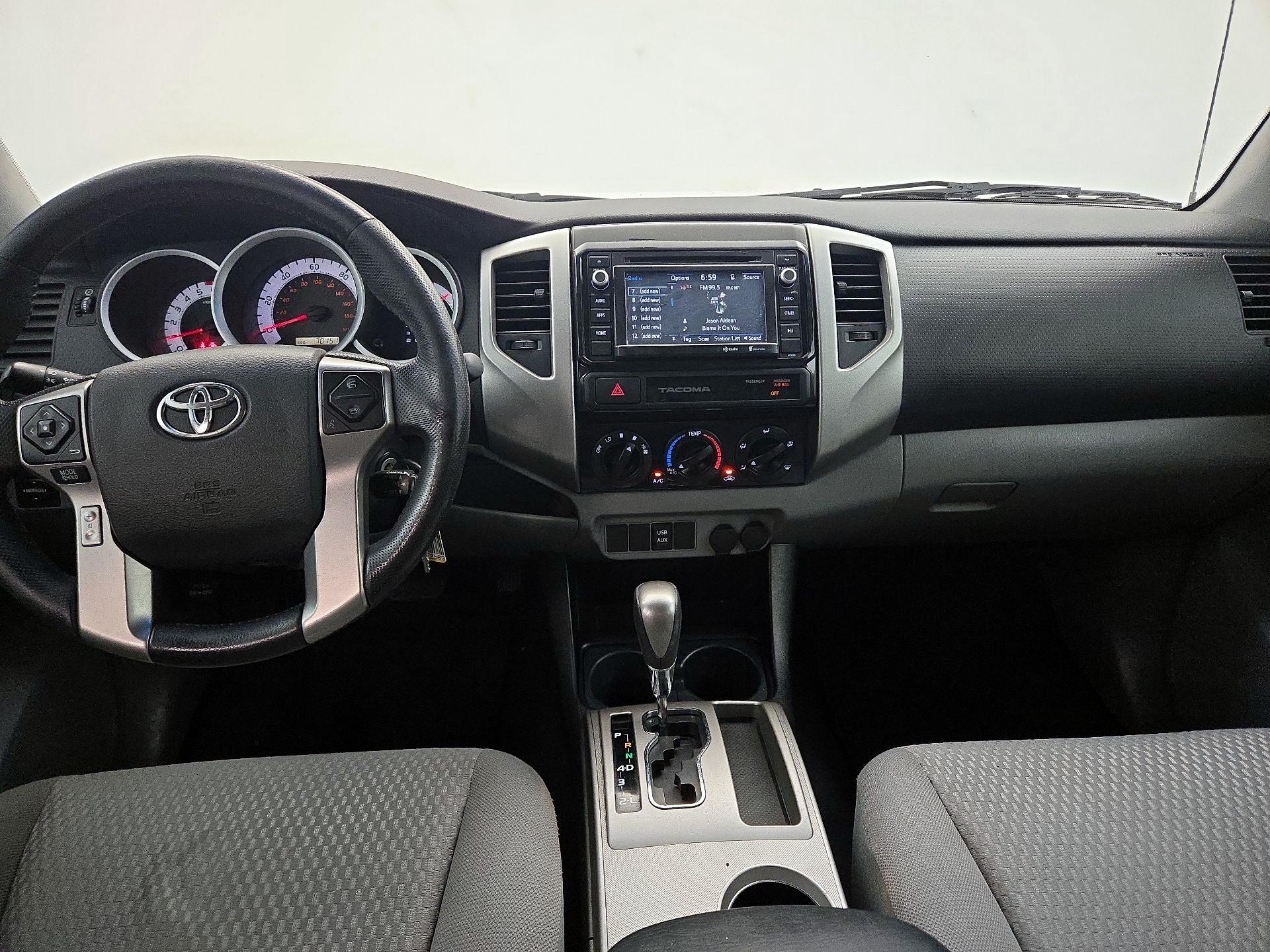 Thumbnail: 2015 Toyota Tacoma - 9