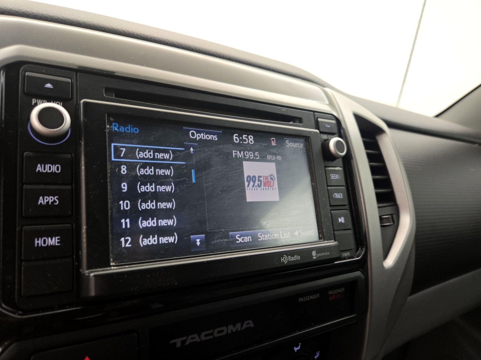 Thumbnail: 2015 Toyota Tacoma - 15