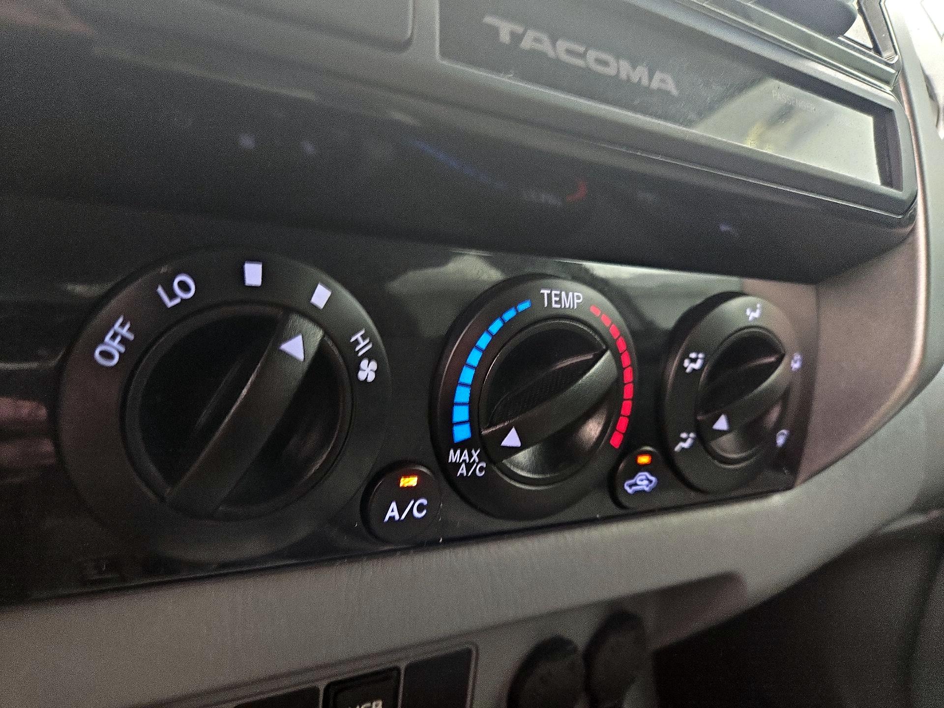 Thumbnail: 2015 Toyota Tacoma - 16
