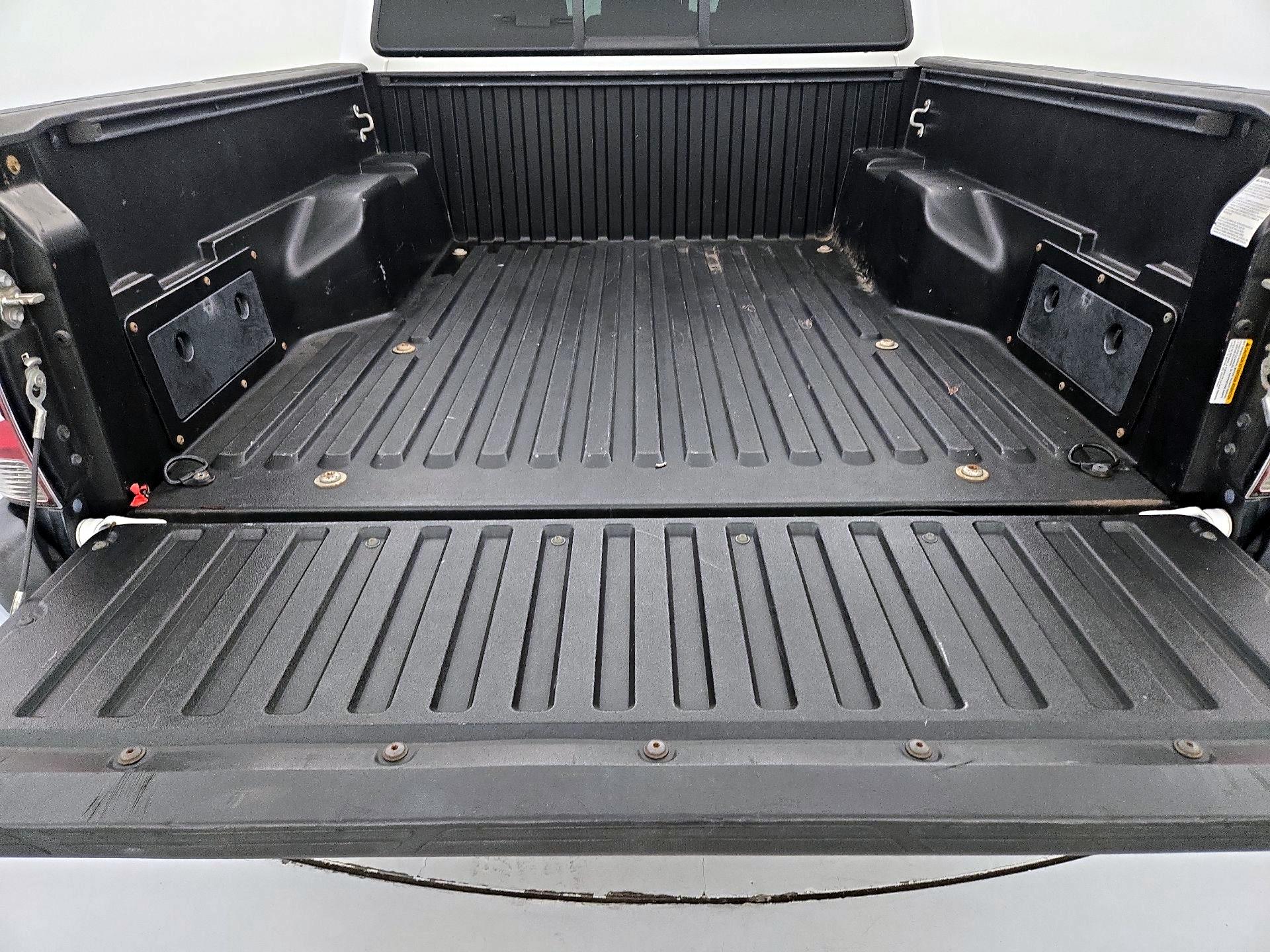 Thumbnail: 2015 Toyota Tacoma - 19