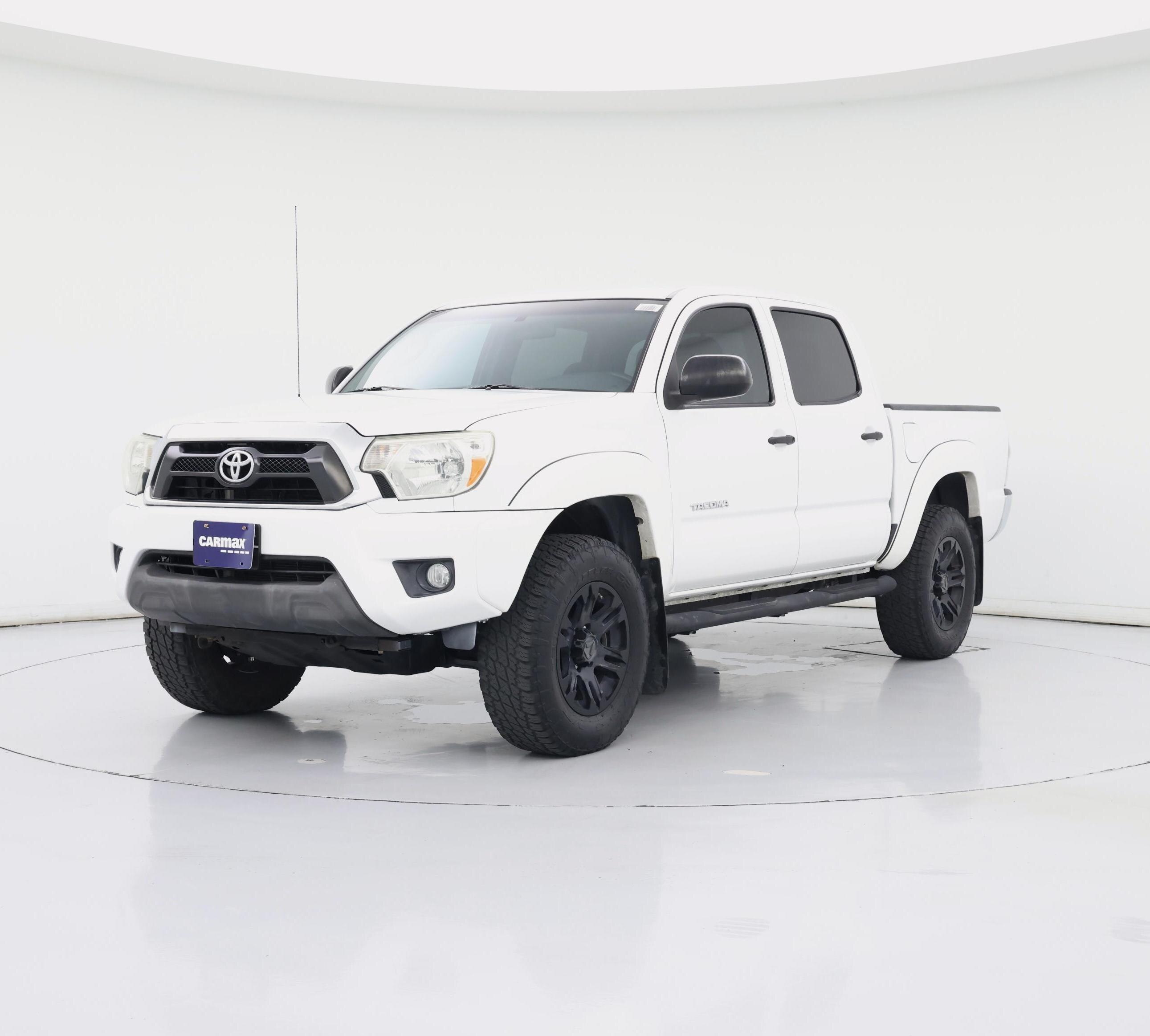 Thumbnail: 2015 Toyota Tacoma - 4