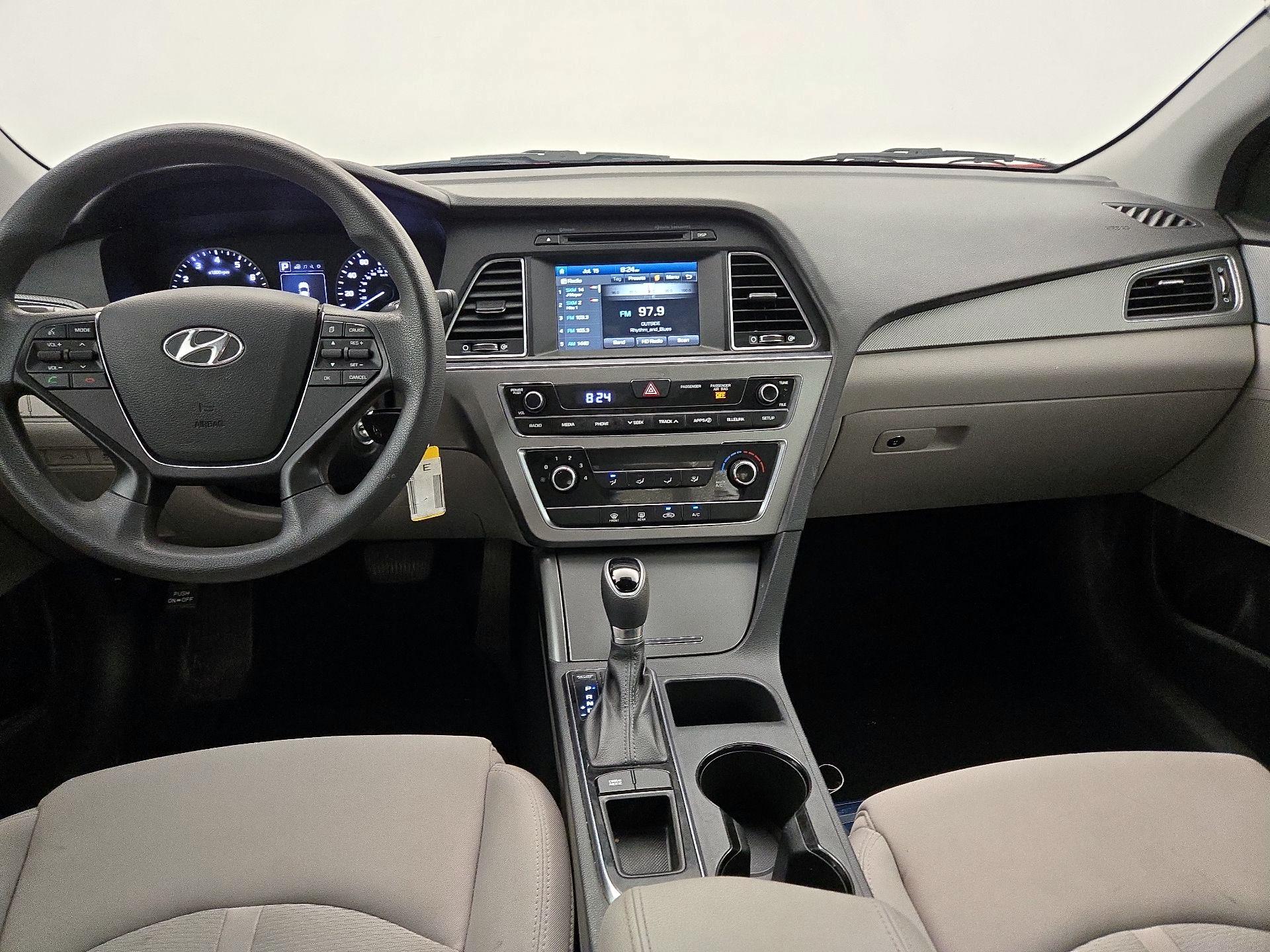 Thumbnail: 2017 Hyundai Sonata - 9