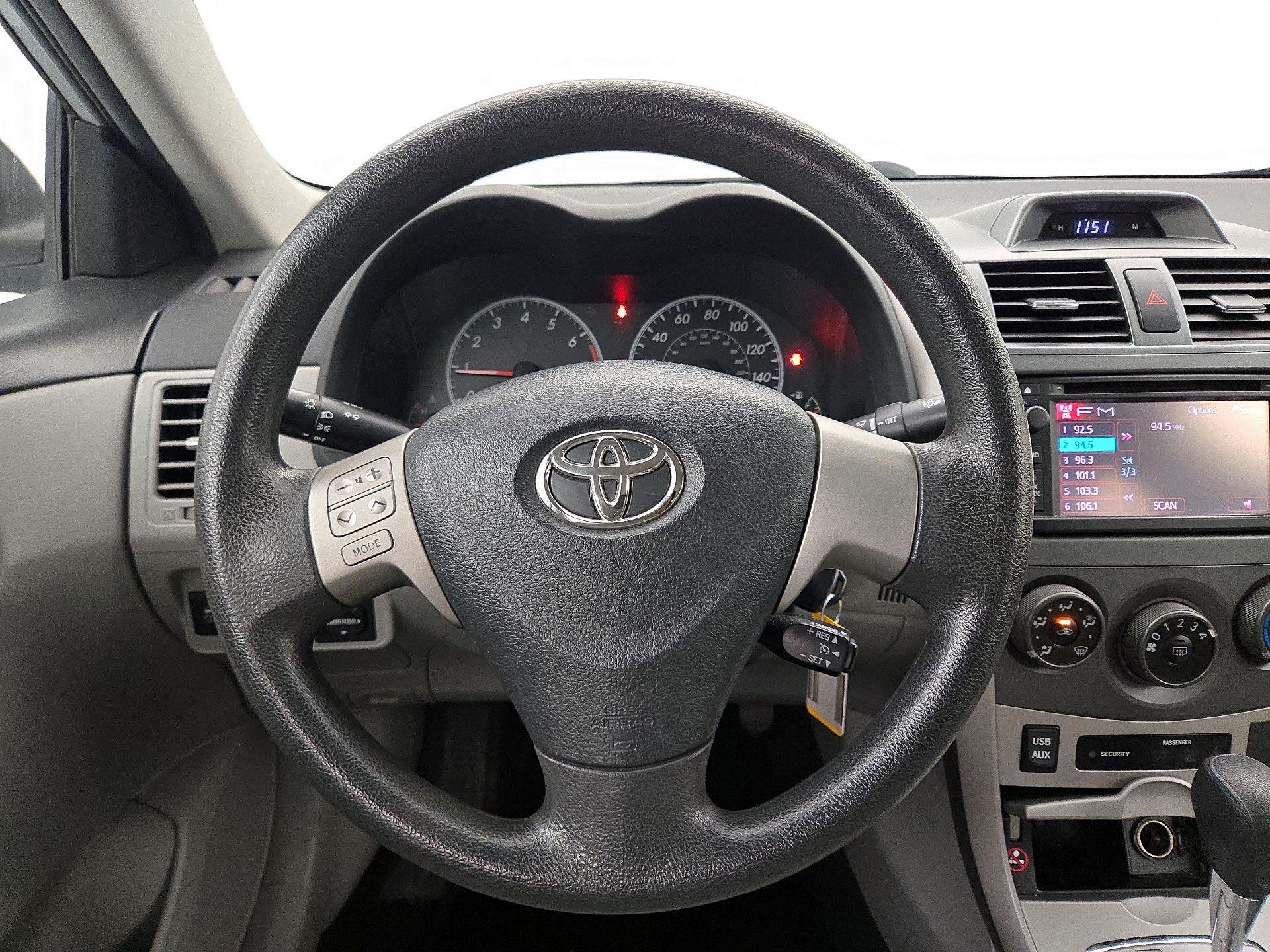 Thumbnail: 2013 Toyota Corolla - 10