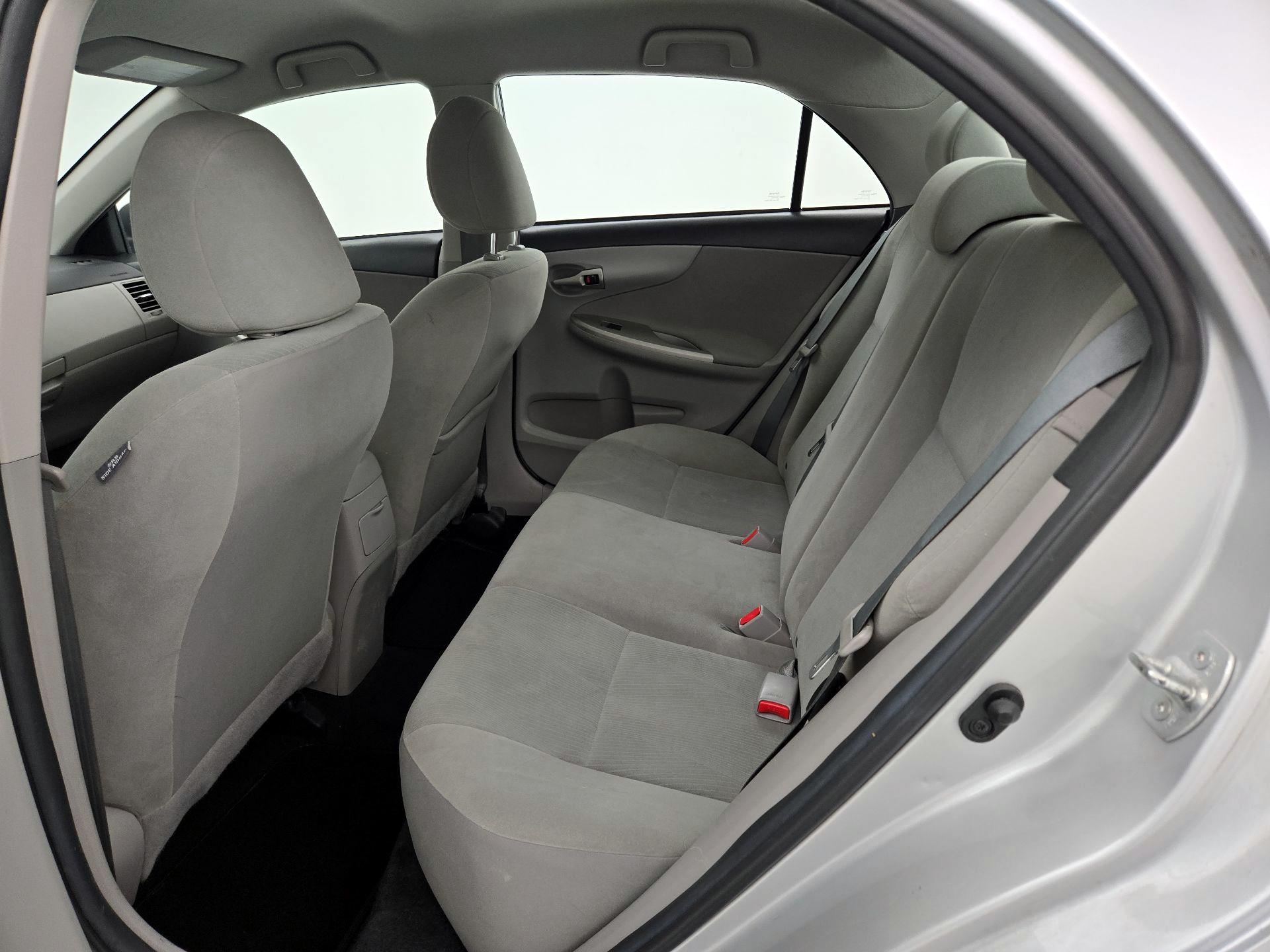 Thumbnail: 2013 Toyota Corolla - 17