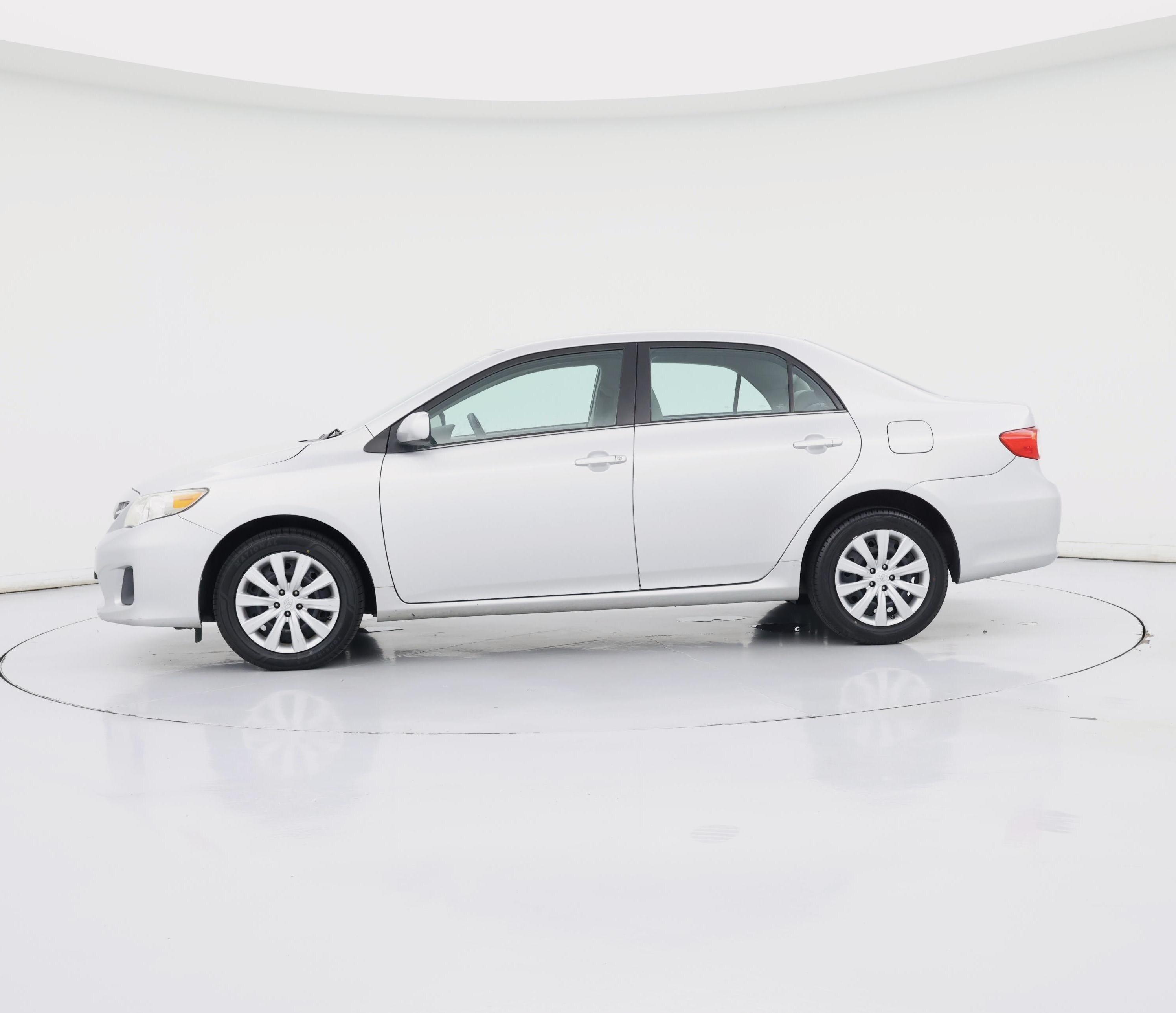Thumbnail: 2013 Toyota Corolla - 3