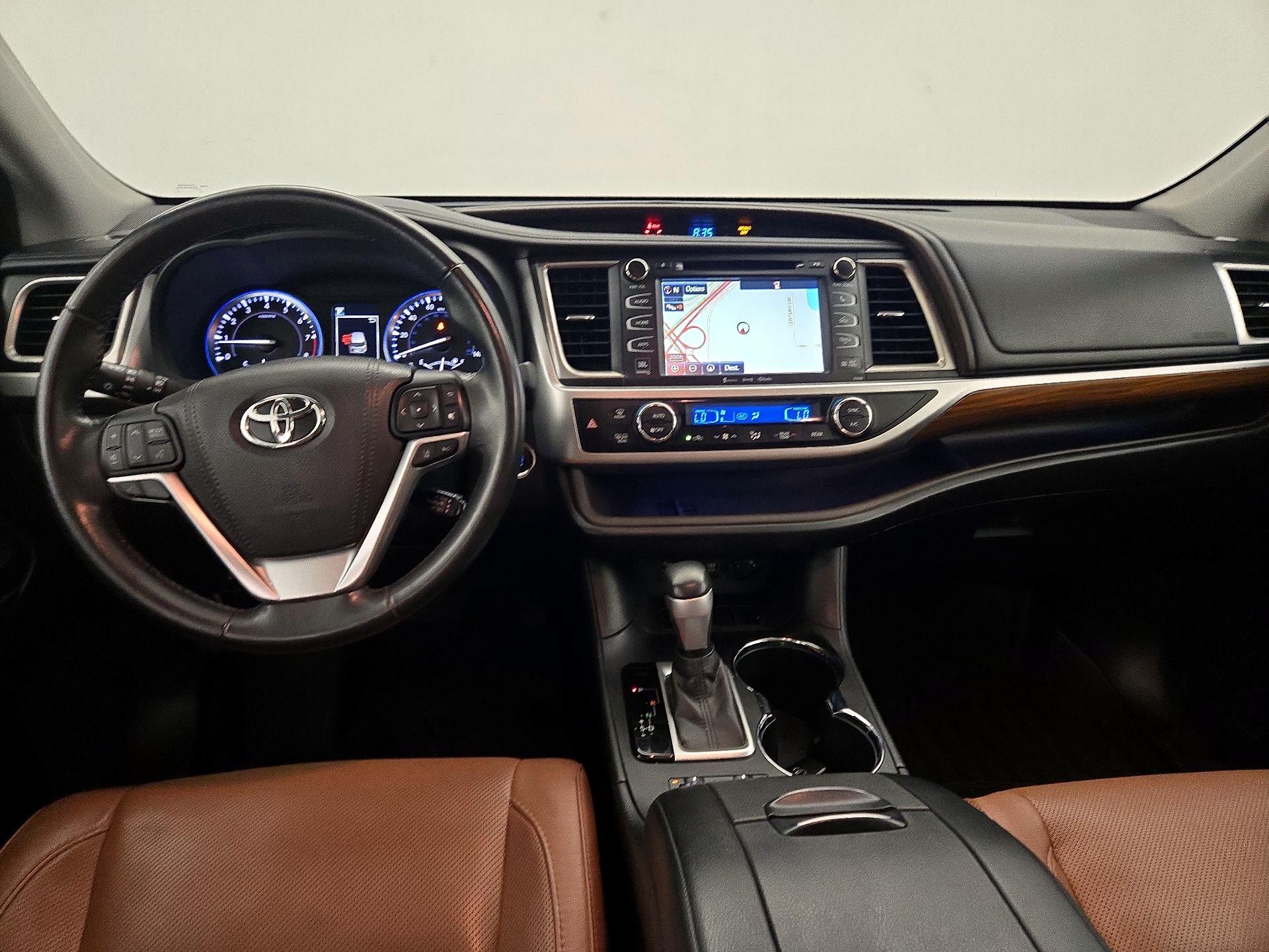 Thumbnail: 2017 Toyota Highlander - 9