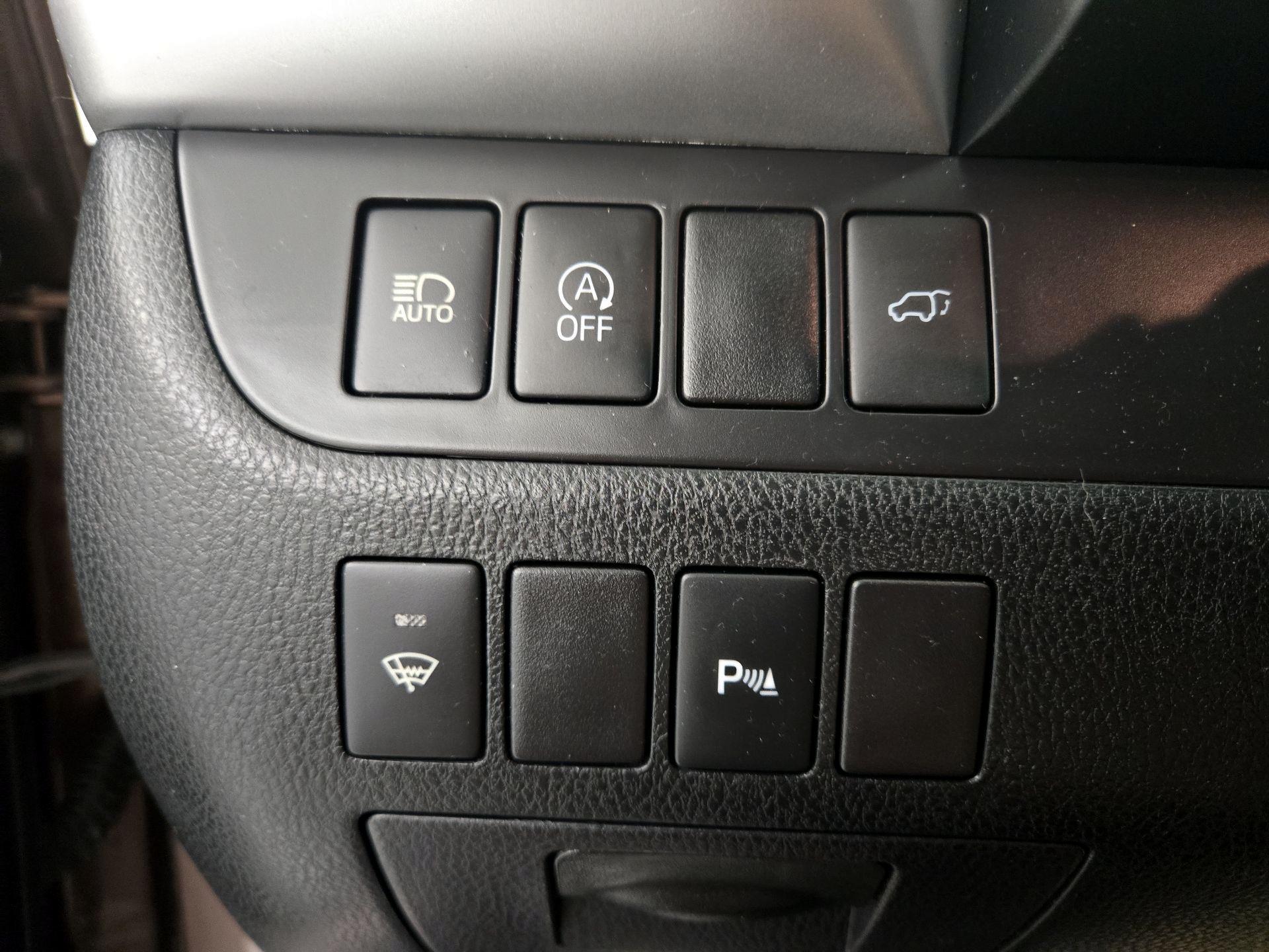 Thumbnail: 2017 Toyota Highlander - 13