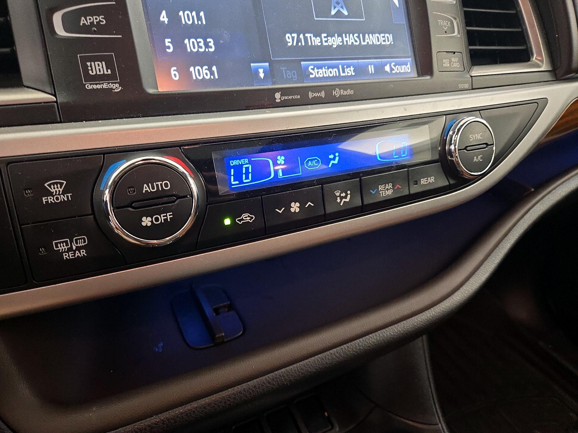 Thumbnail: 2017 Toyota Highlander - 17