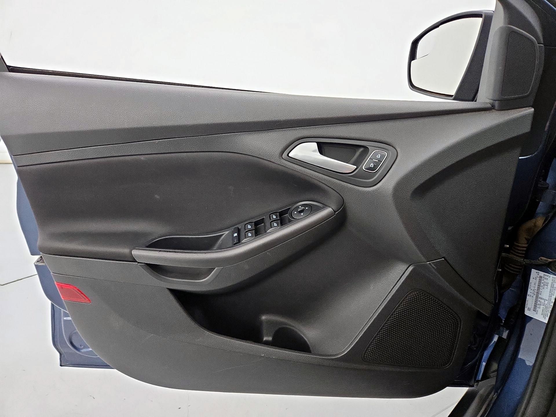 Thumbnail: 2018 Ford Focus - 12