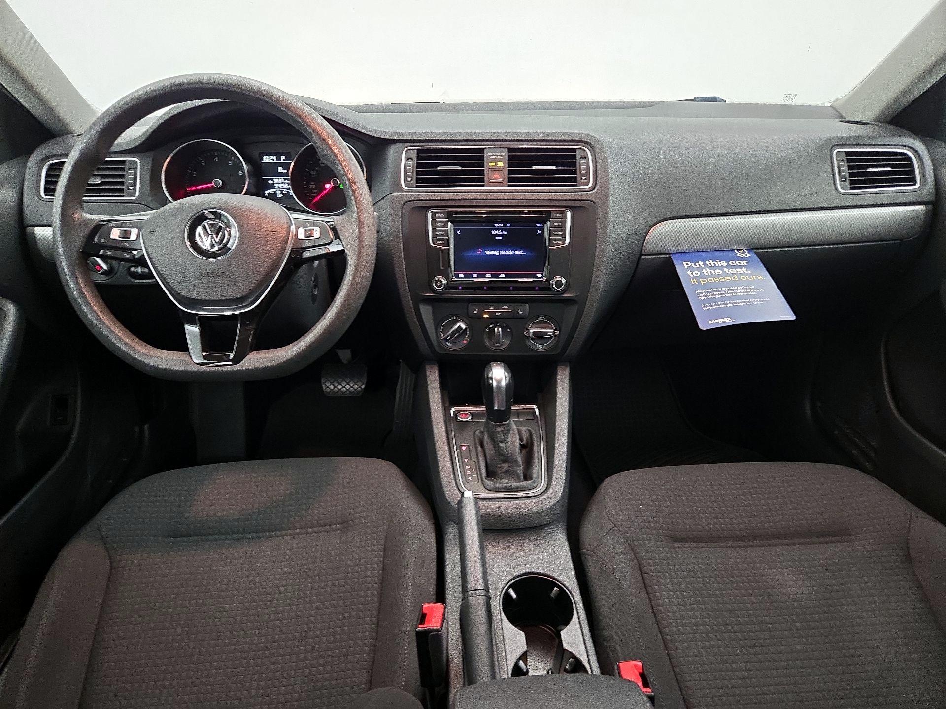 Thumbnail: 2016 Volkswagen Jetta - 9