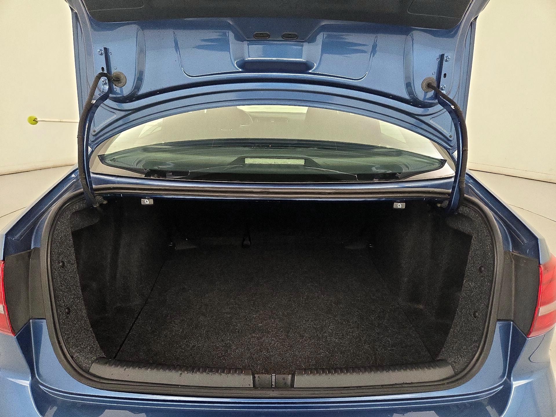 Thumbnail: 2016 Volkswagen Jetta - 20