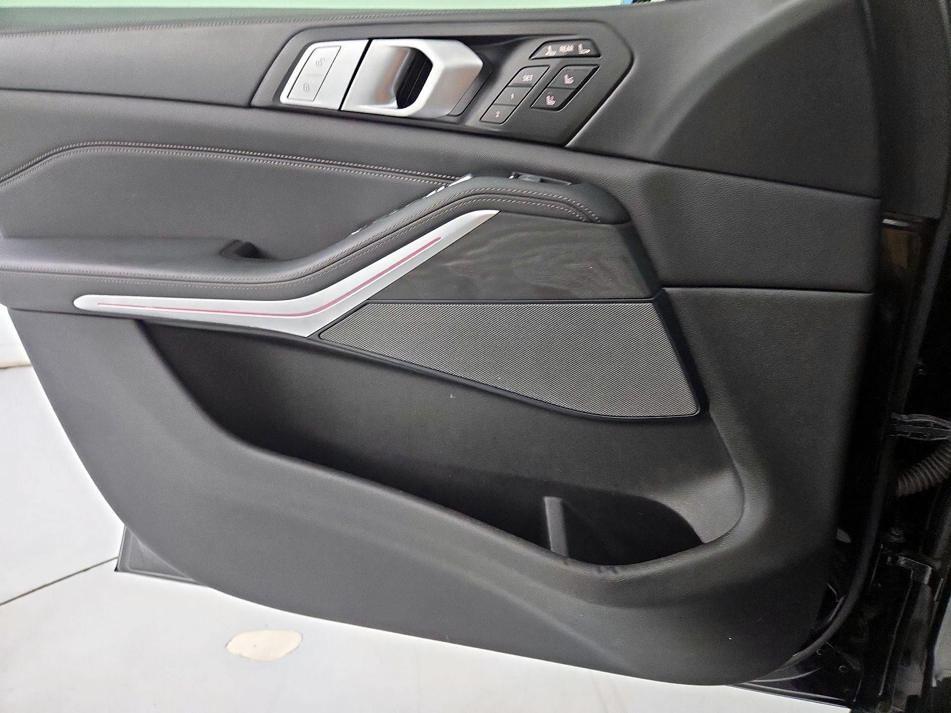 Thumbnail: 2019 BMW X7 - 12