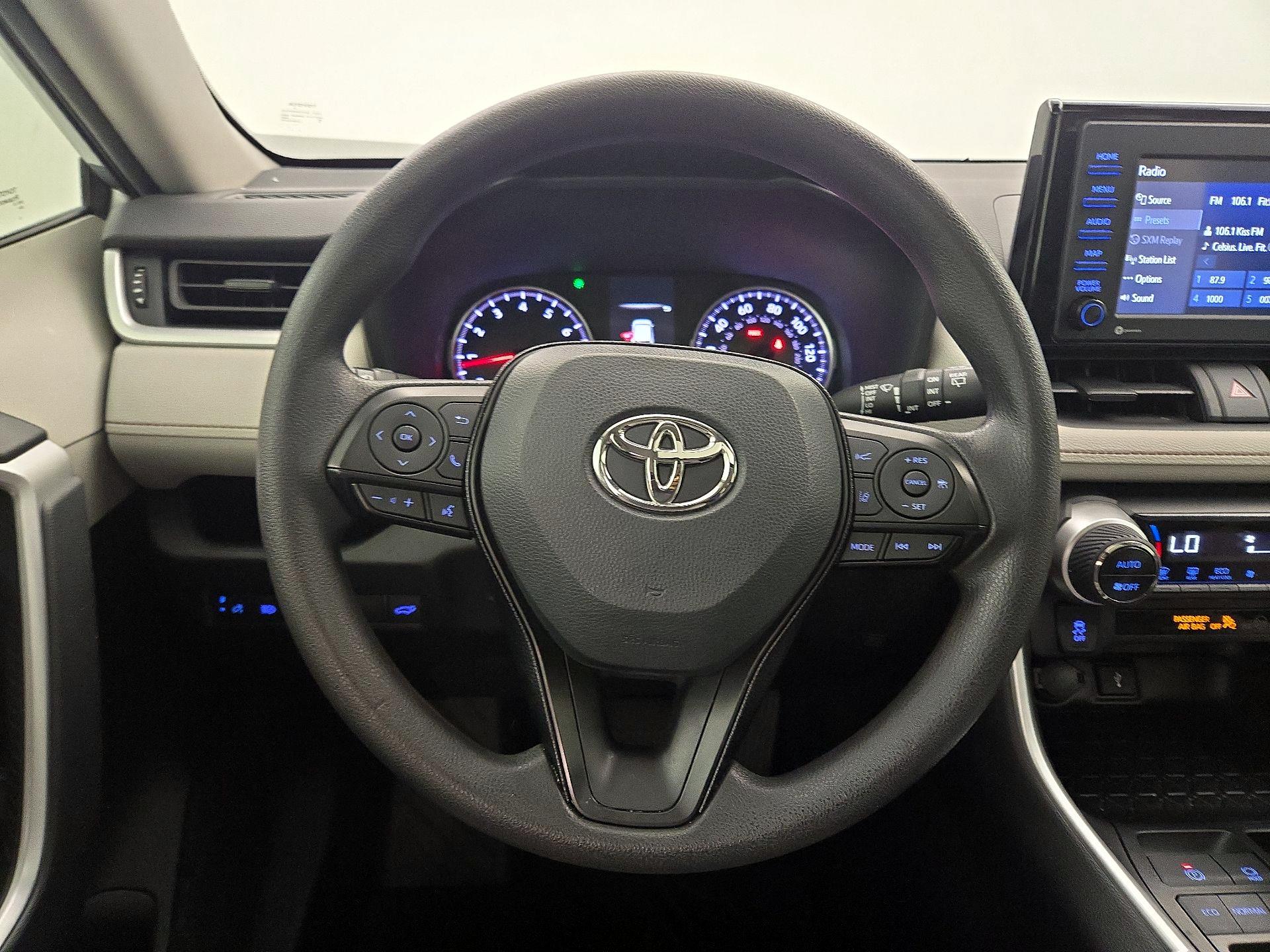 Thumbnail: 2021 Toyota RAV4 - 10