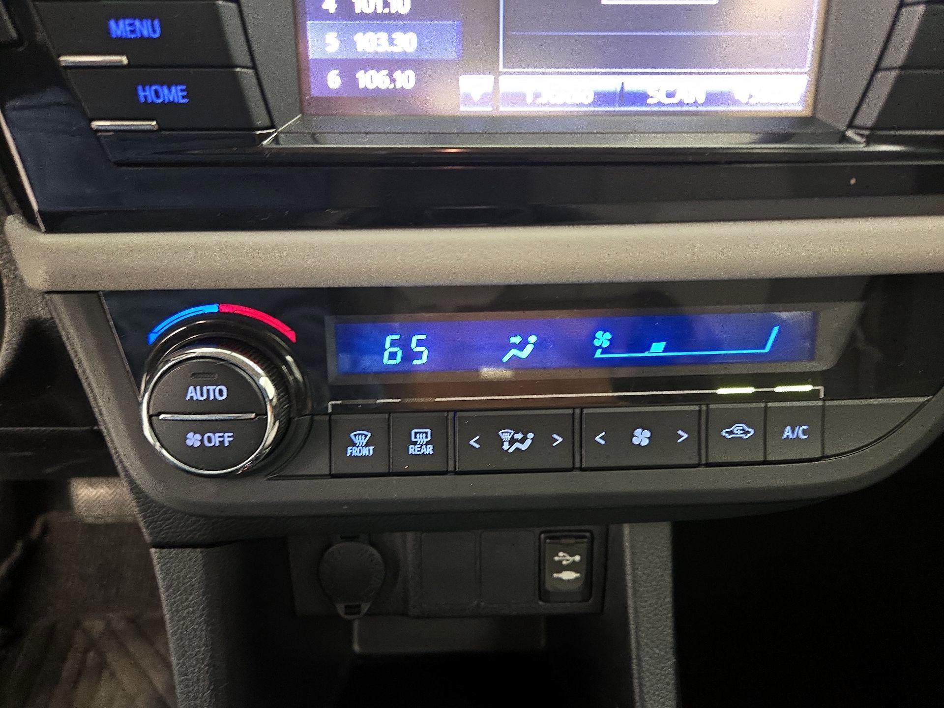 Thumbnail: 2015 Toyota Corolla - 16