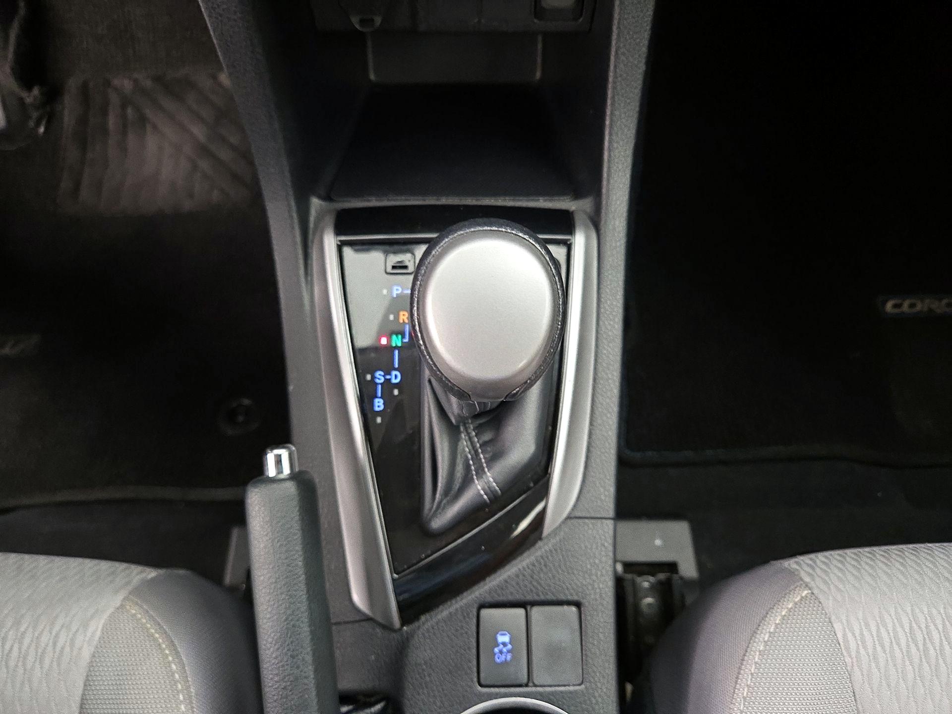 Thumbnail: 2015 Toyota Corolla - 17