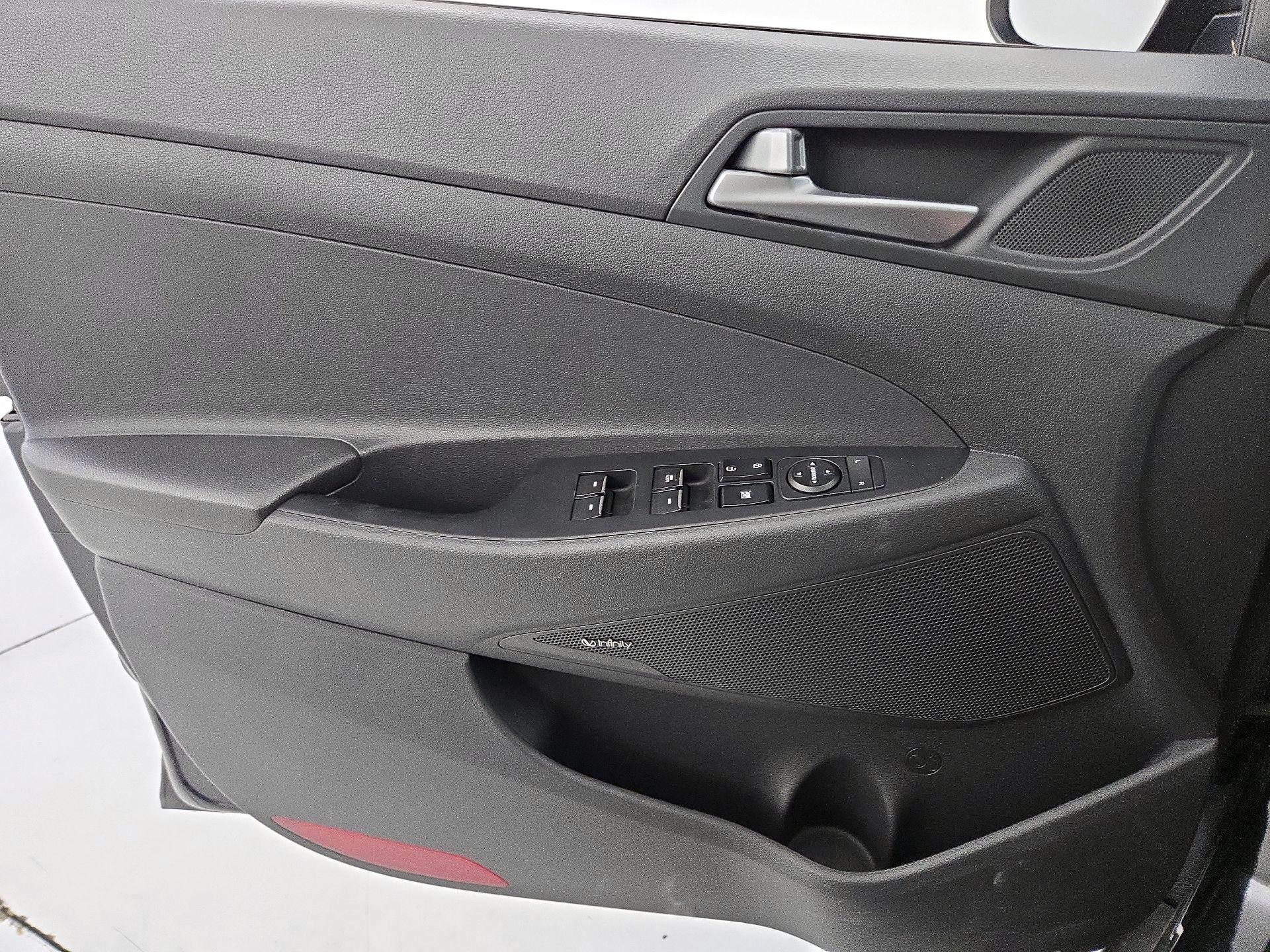 Thumbnail: 2017 Hyundai Tucson - 12