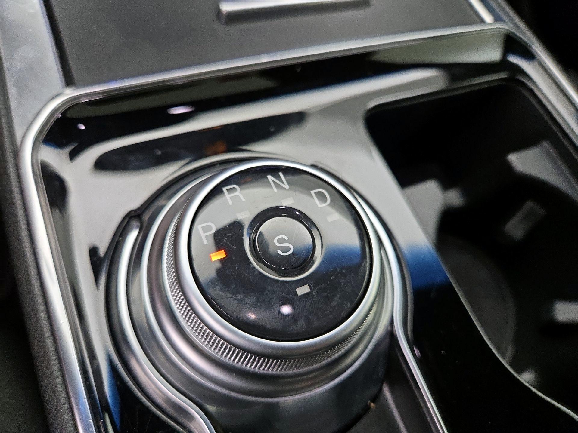 Thumbnail: 2020 Ford Edge - 18