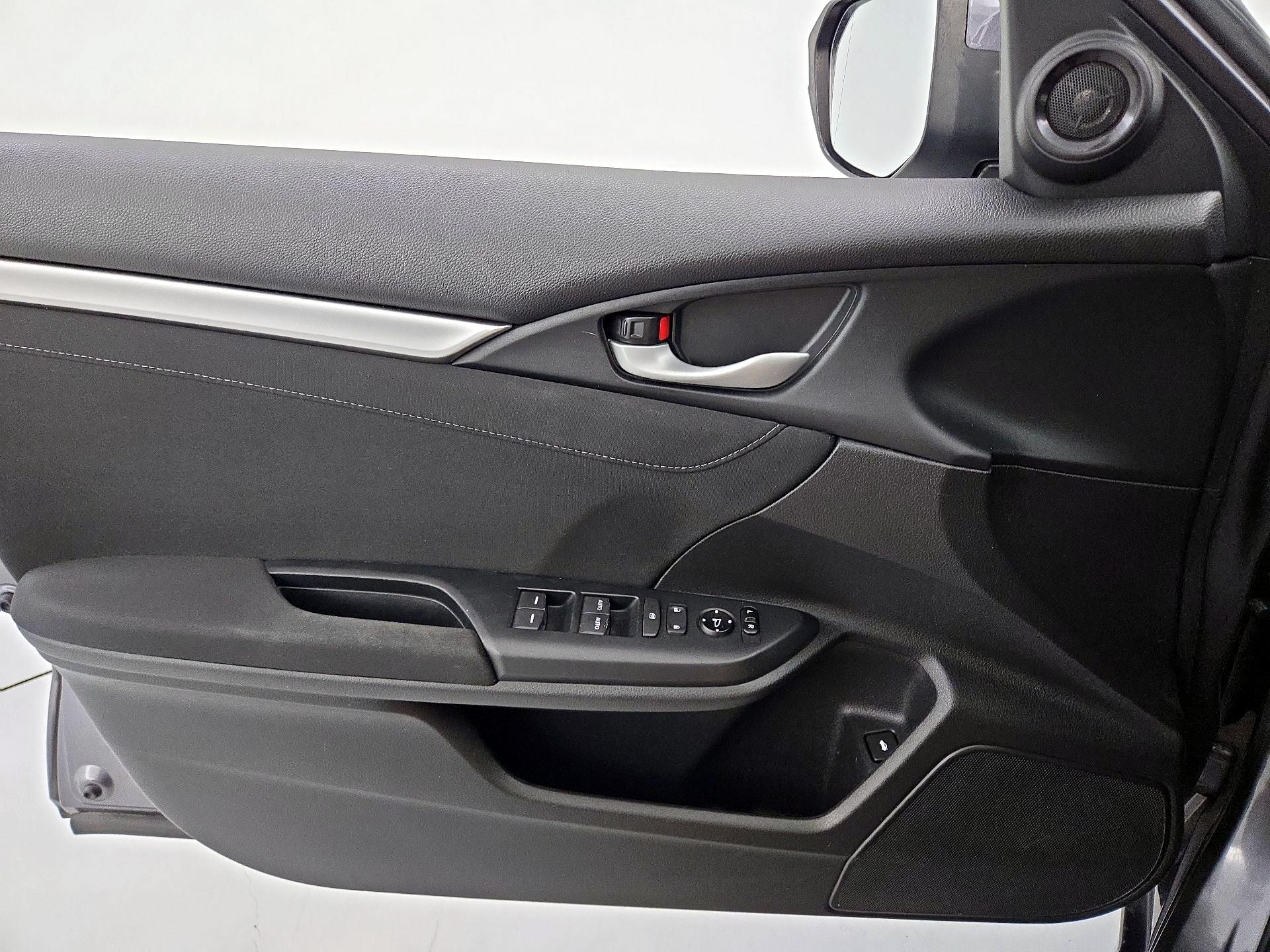 Thumbnail: 2016 Honda Civic - 12