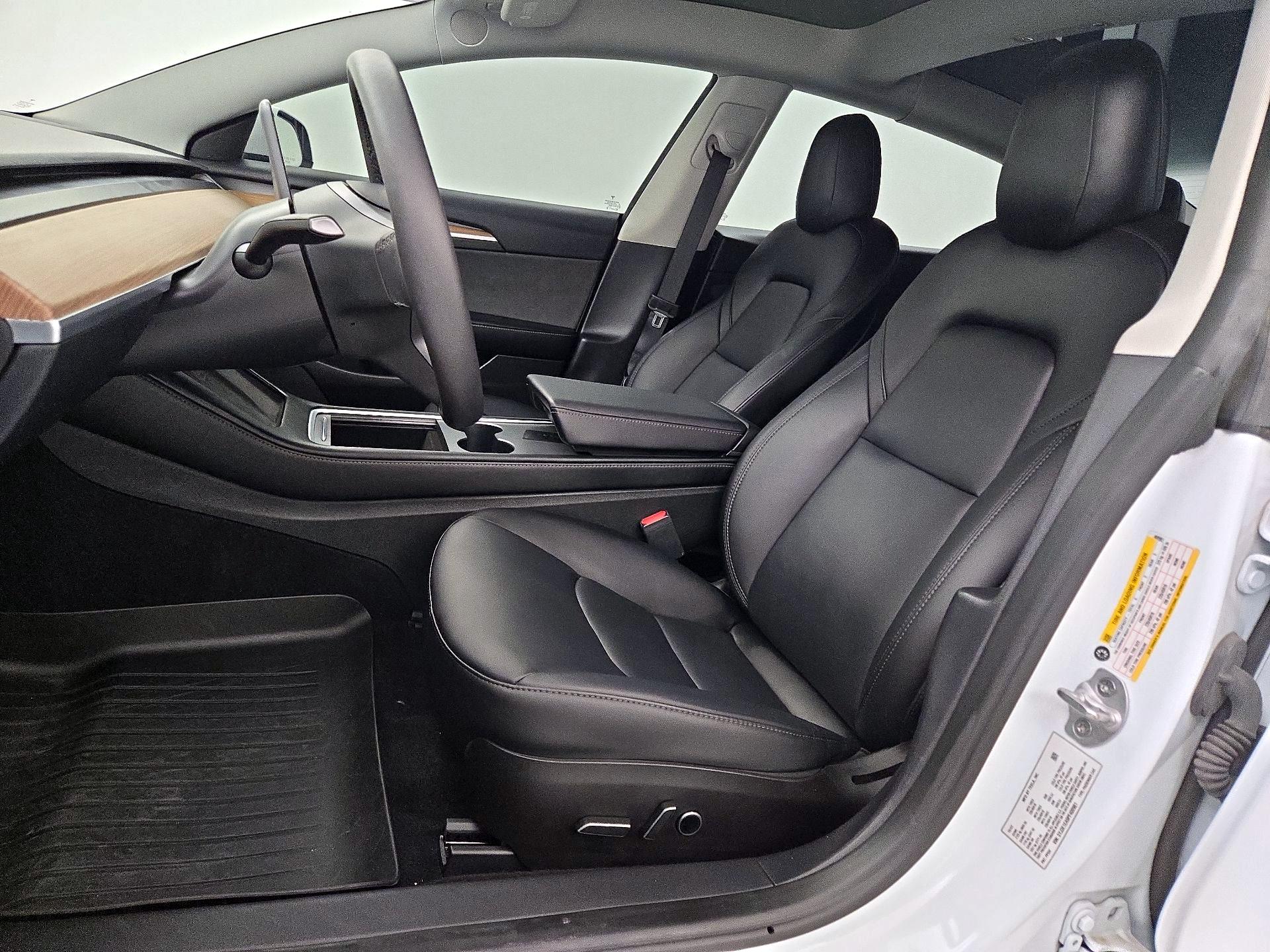 Thumbnail: 2023 Tesla Model 3 - 9