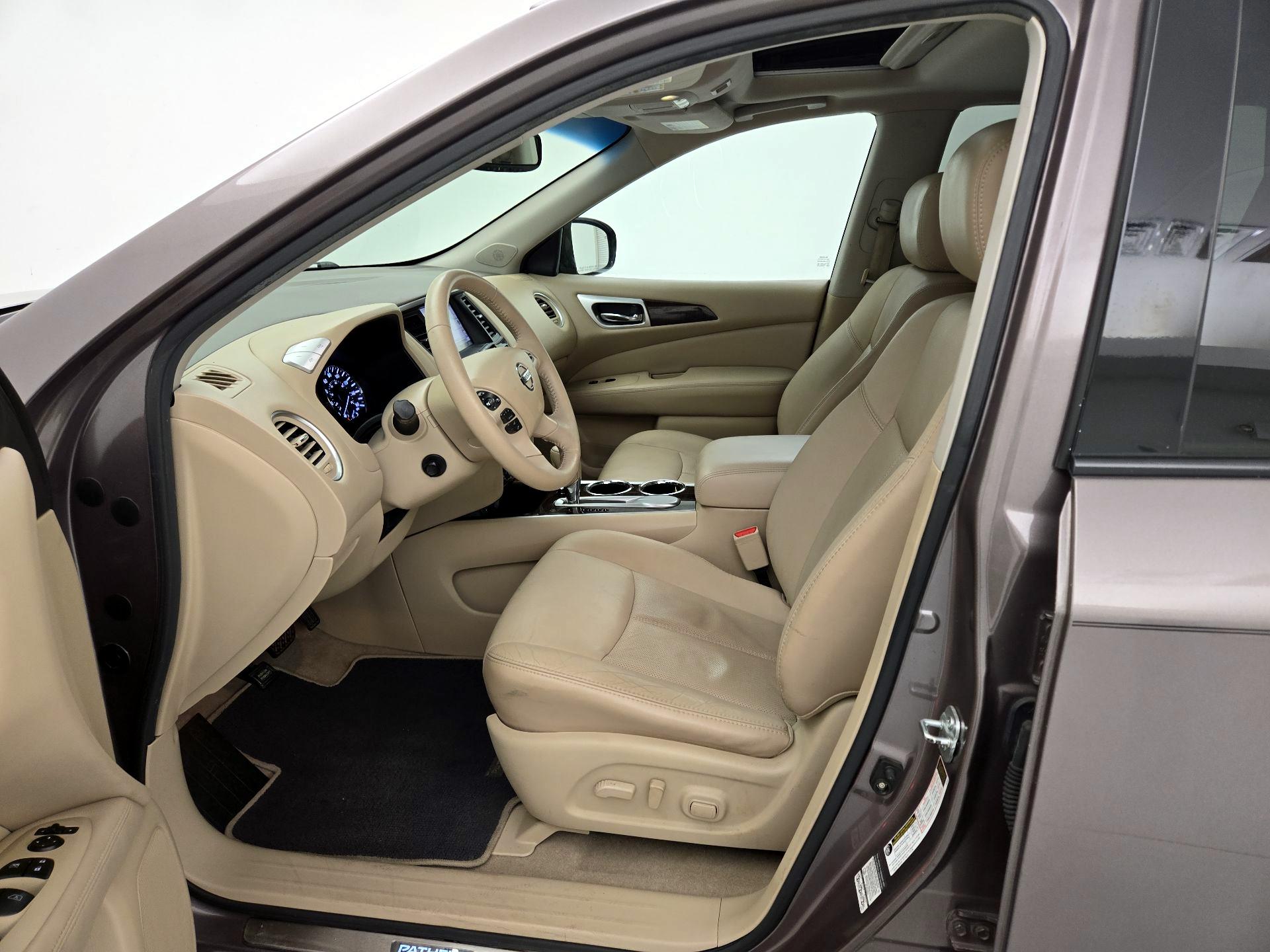 Thumbnail: 2014 Nissan Pathfinder - 11