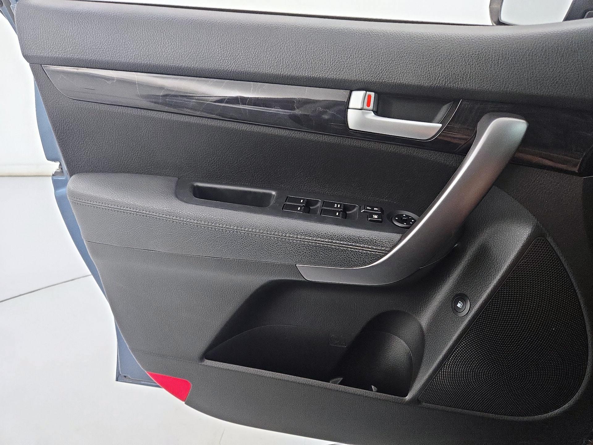 Thumbnail: 2015 Kia Sorento - 12
