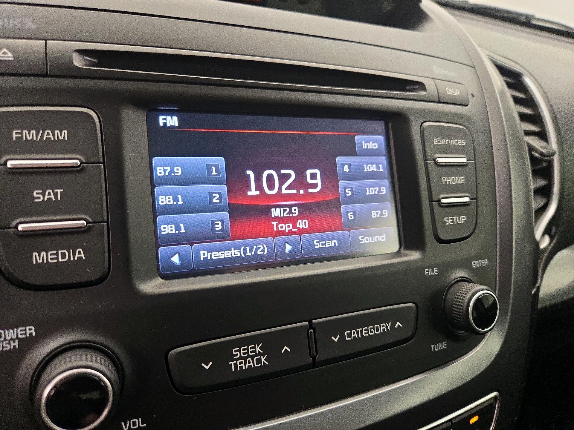 Thumbnail: 2015 Kia Sorento - 15