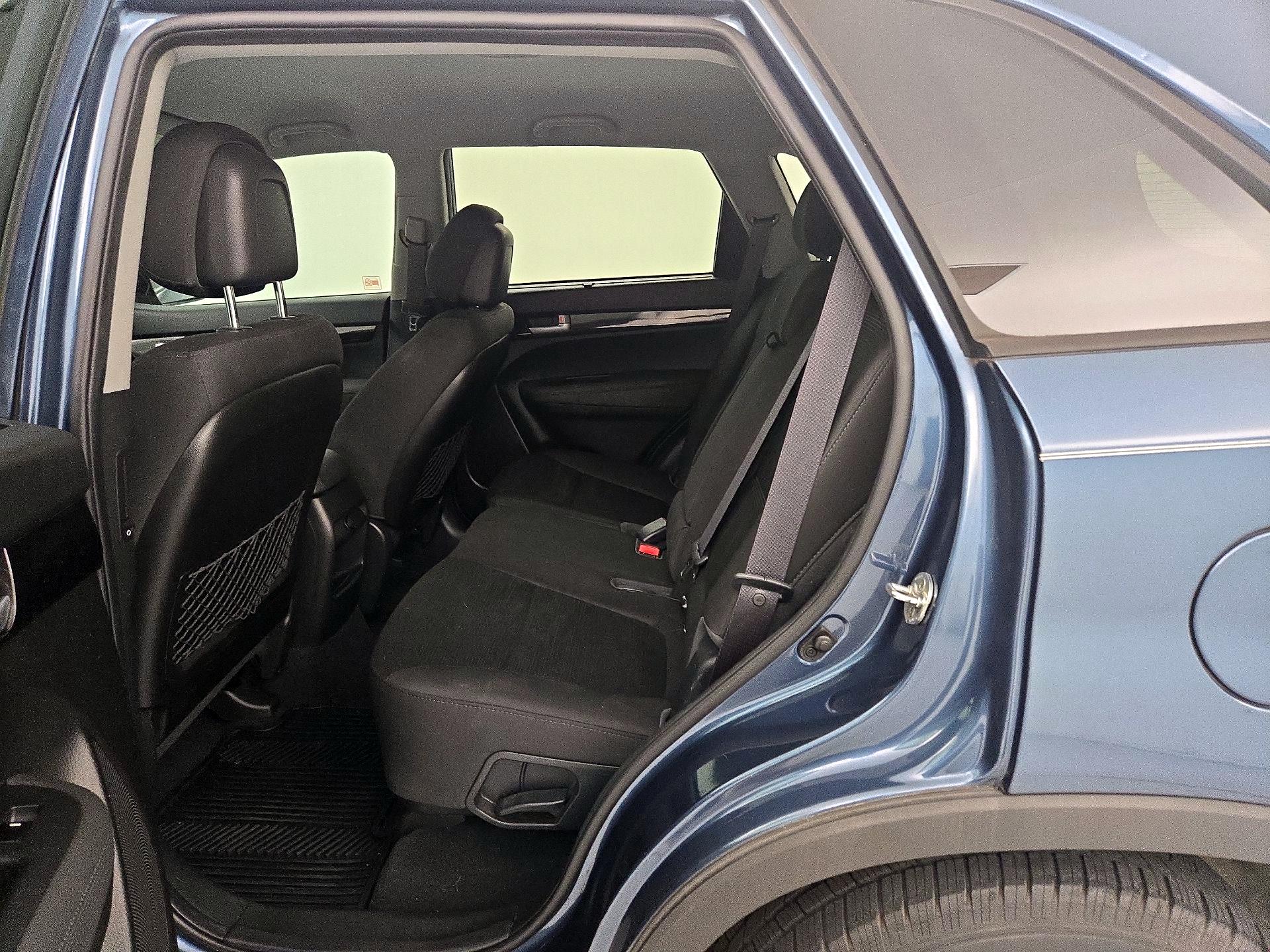 Thumbnail: 2015 Kia Sorento - 19