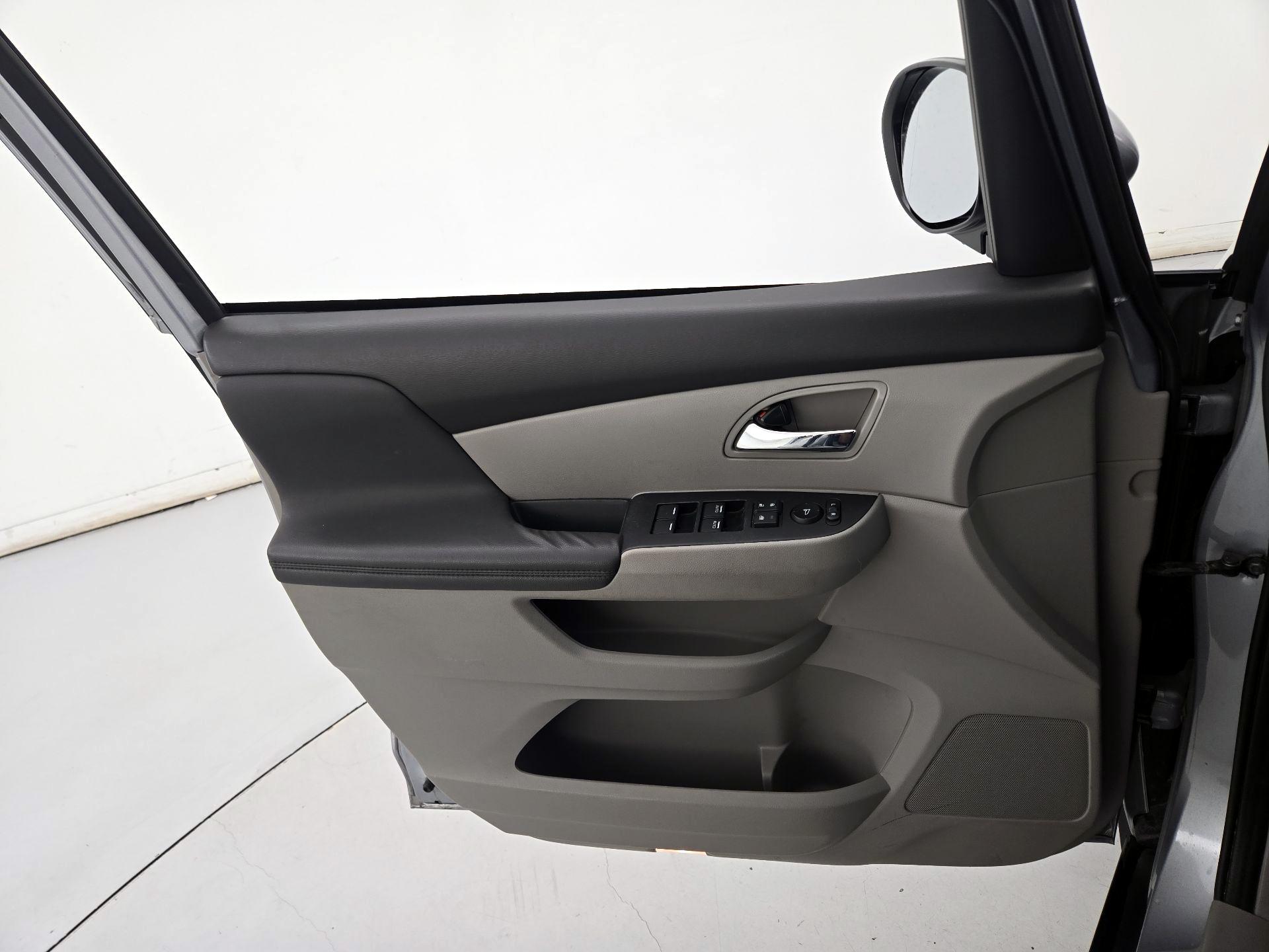 Thumbnail: 2017 Honda Odyssey - 12