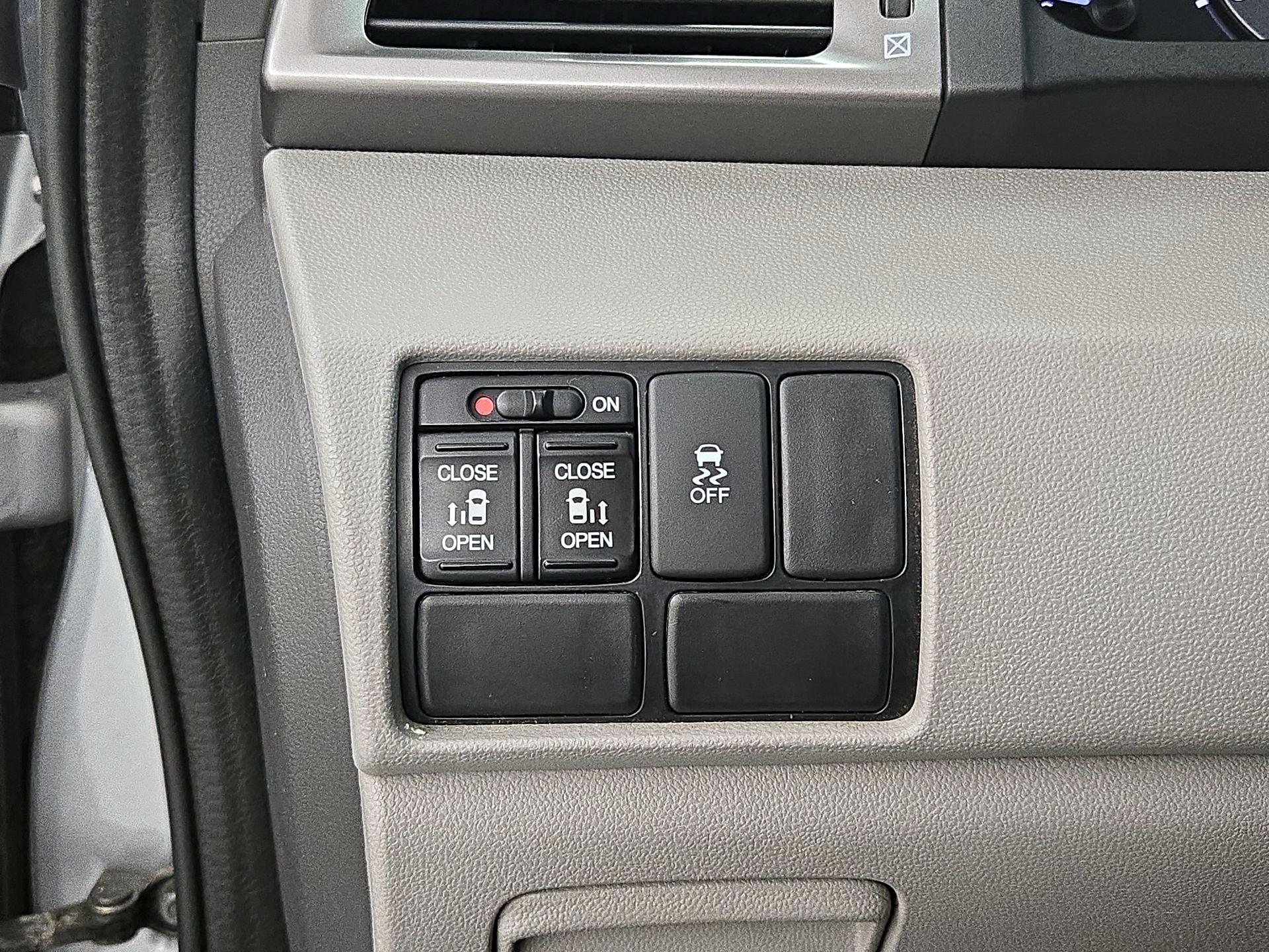 Thumbnail: 2017 Honda Odyssey - 13