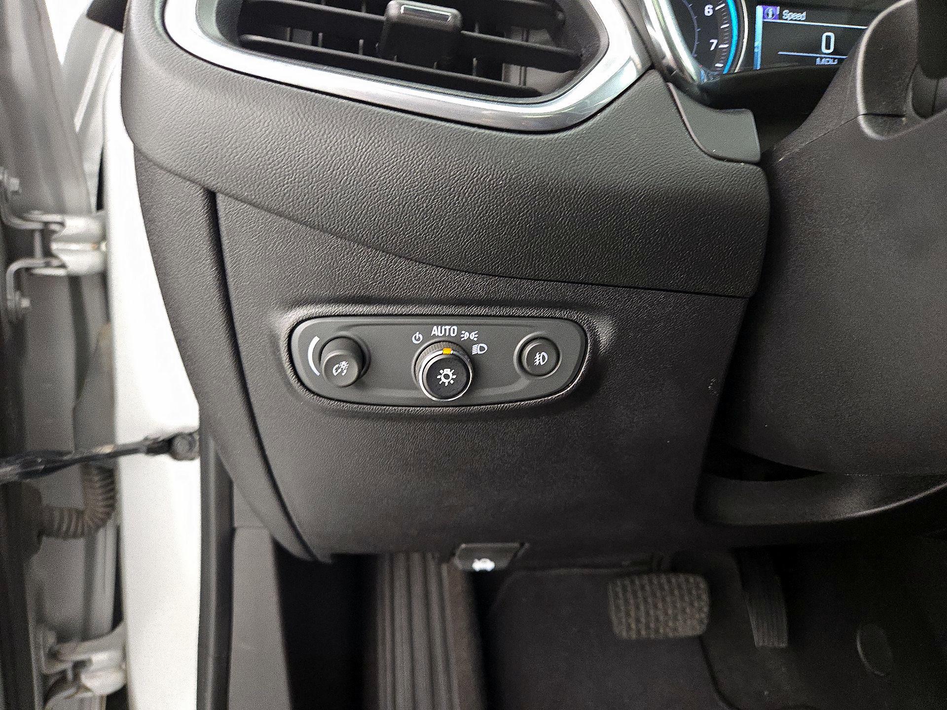 Thumbnail: 2018 Chevrolet Equinox - 13